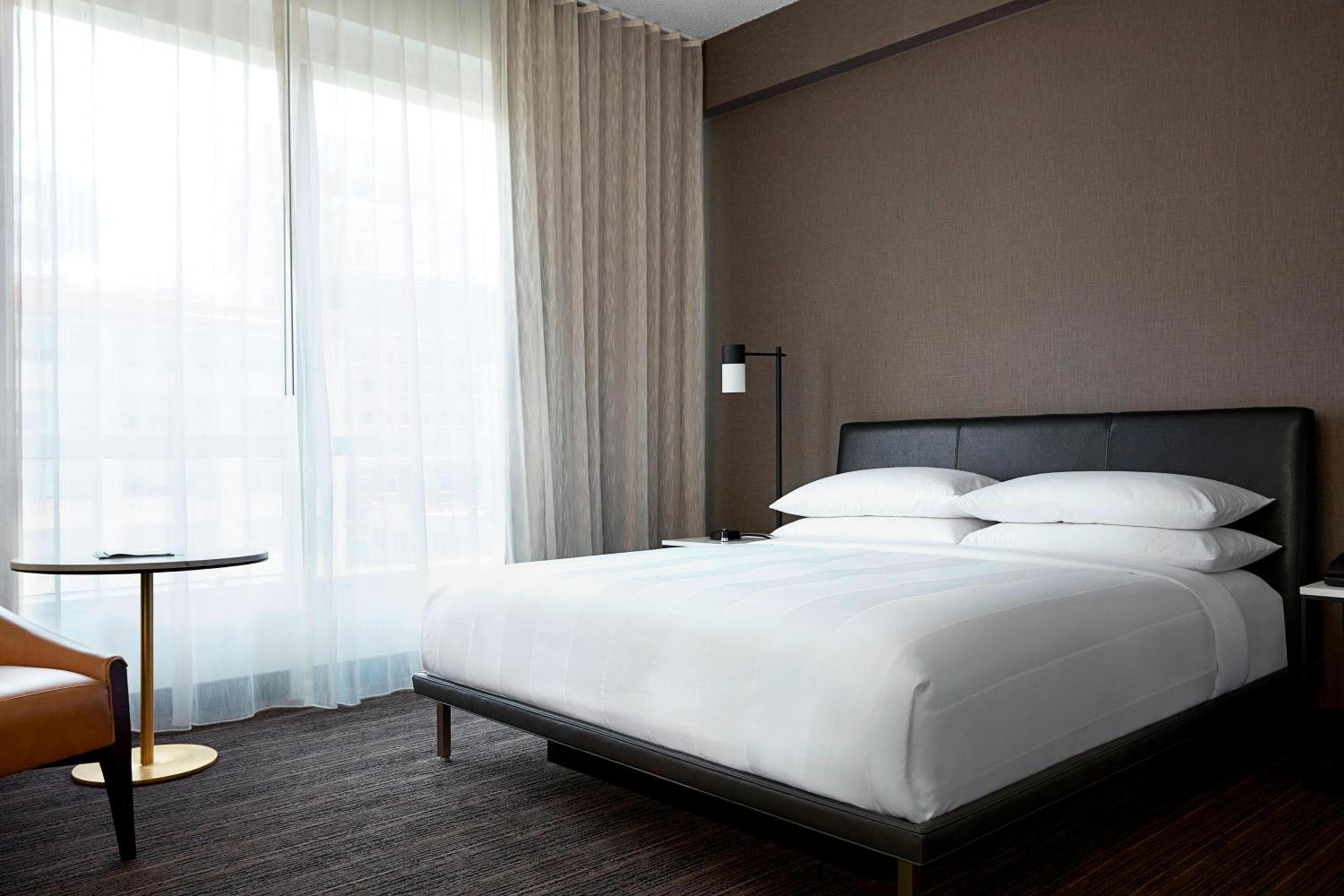 New York Marriott at the Brooklyn Bridge
