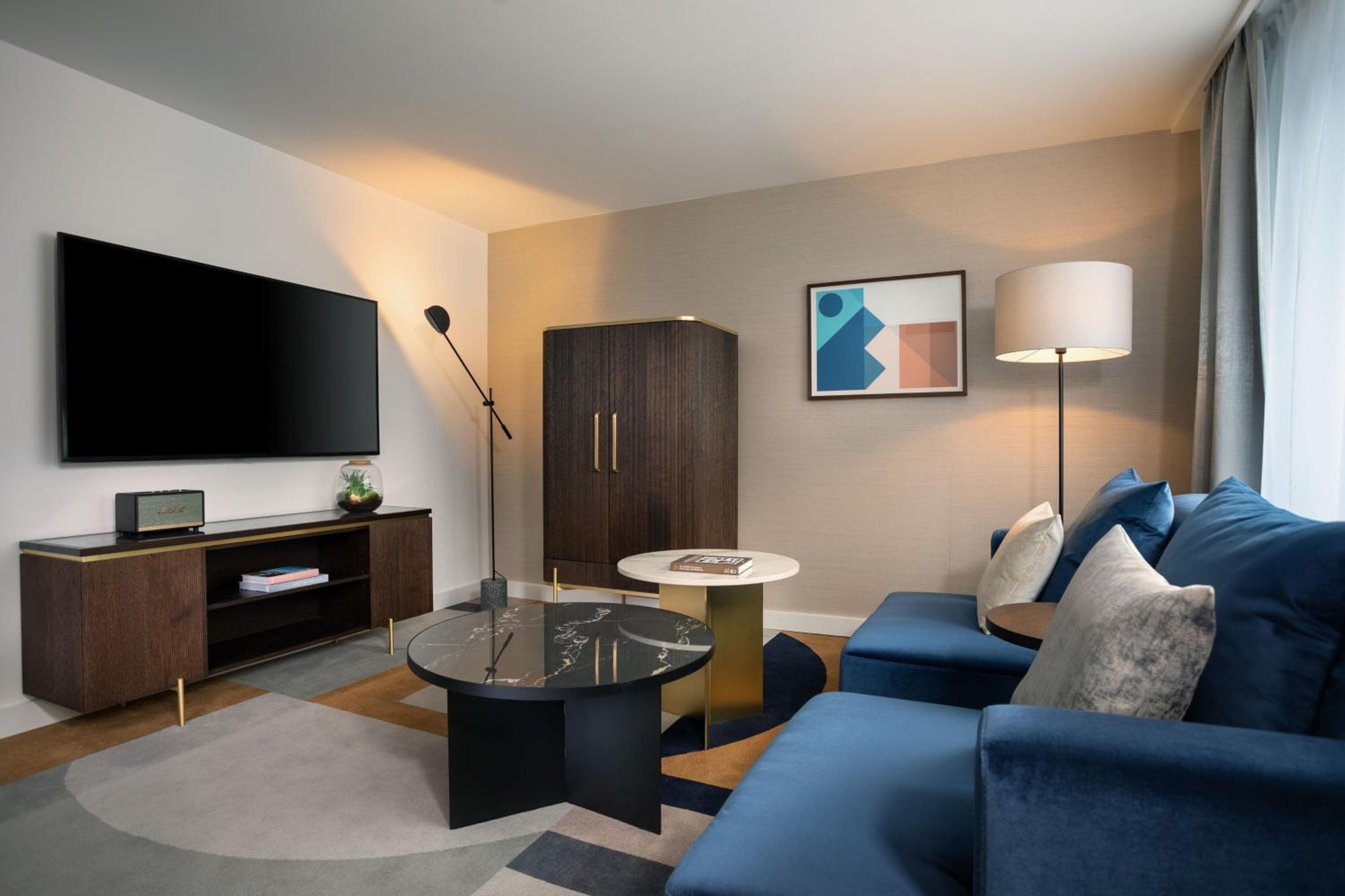 Neues Schloss Privat Hotel Zurich, Autograph Collection