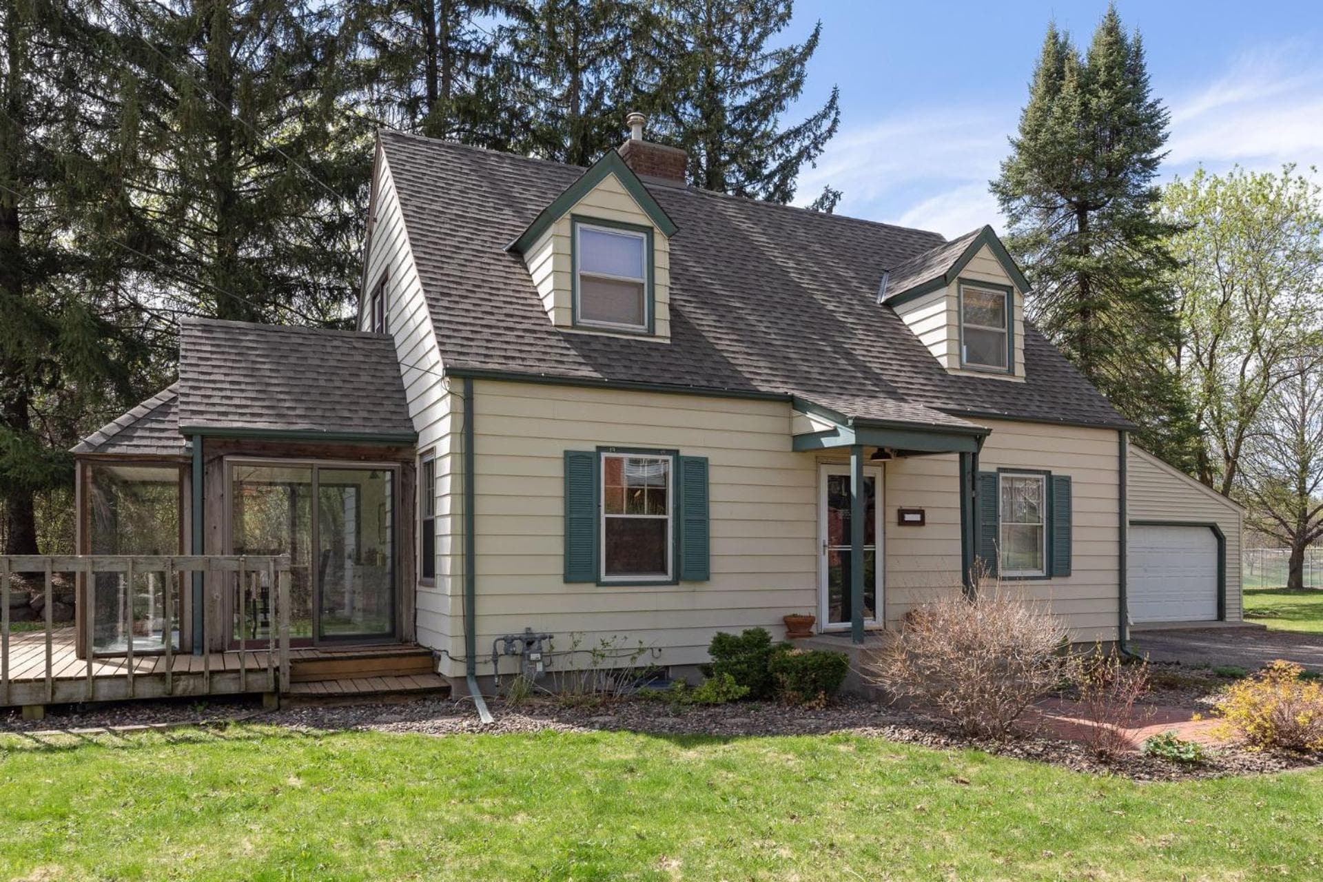 Gorgeous! Modern 3 Bed Home by Lake Mtka & Wayzata