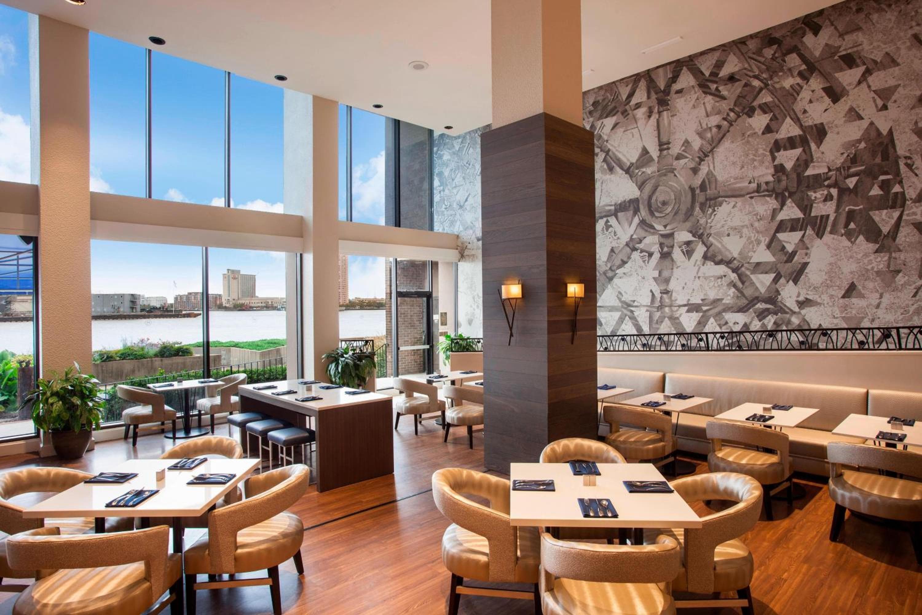 Sheraton Norfolk Waterside Hotel