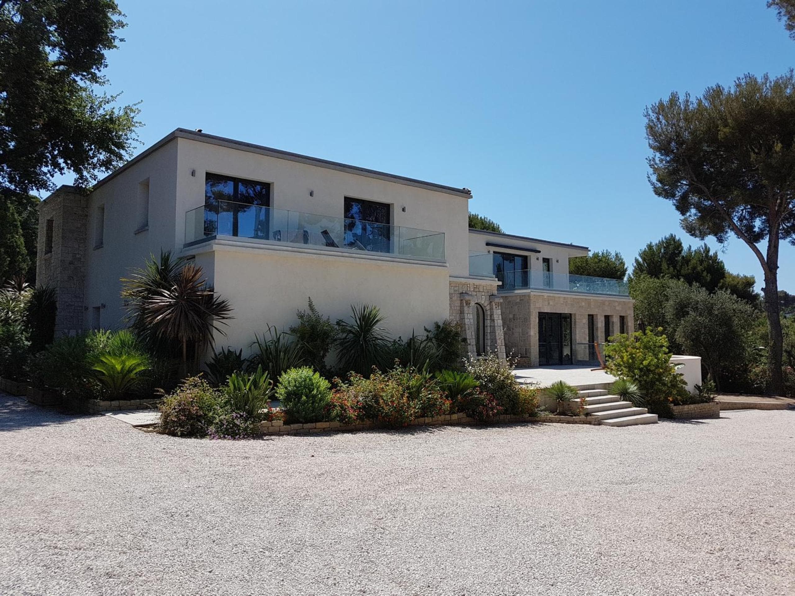 HPC Suites - Cassis Centre - Parking Gratuit & Piscine Chauffée