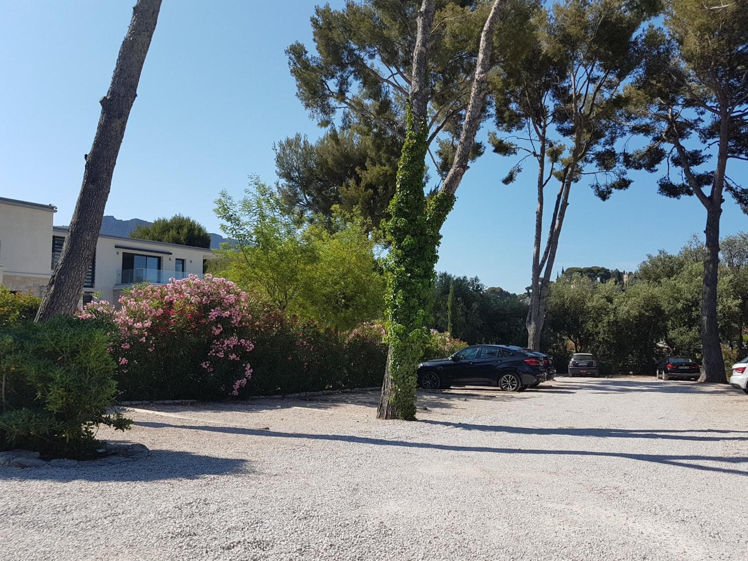 HPC Suites - Cassis Centre - Parking Gratuit & Piscine Chauffée