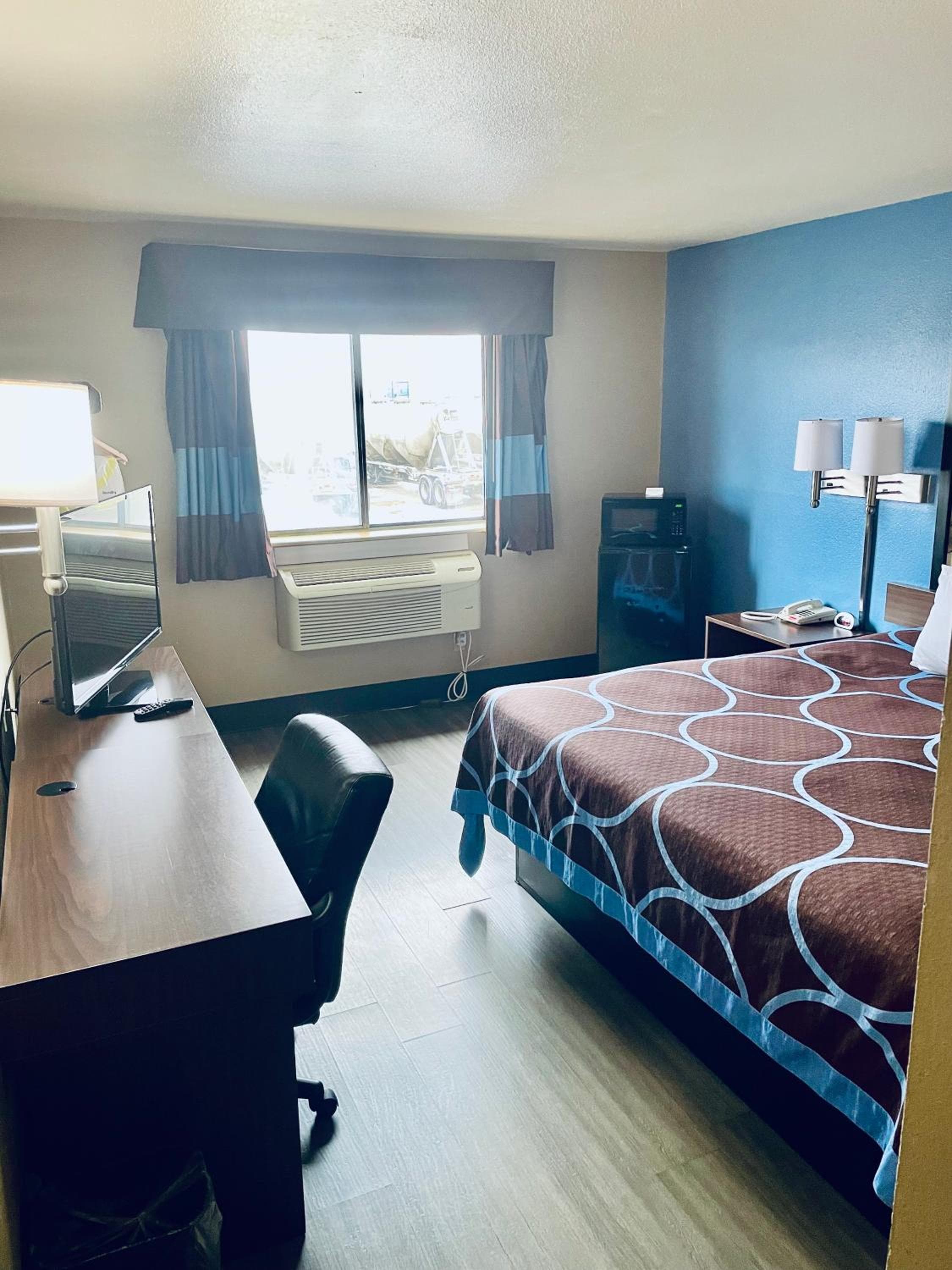 Super 8 by Wyndham Corbin KY