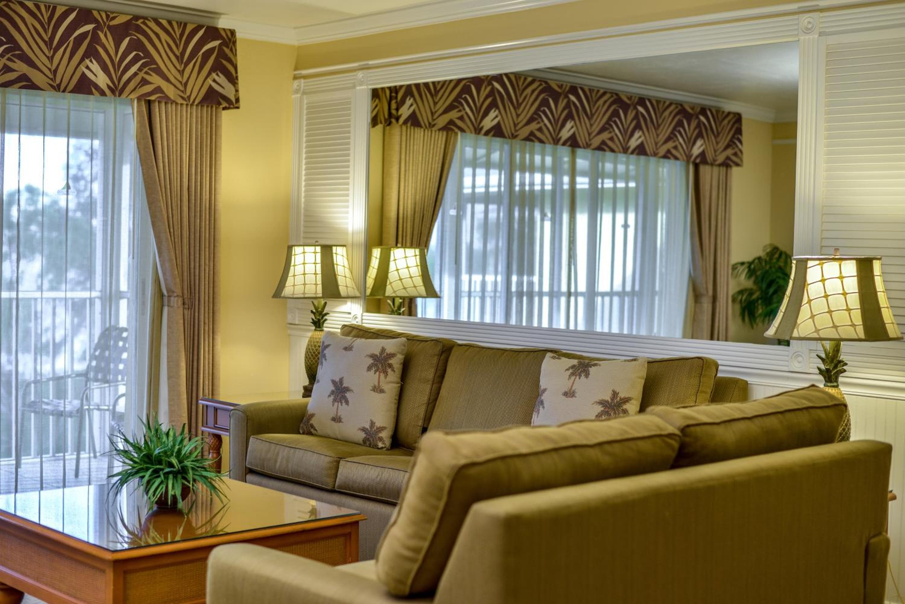 Hilton Vacation Club Charter Club Naples Bay