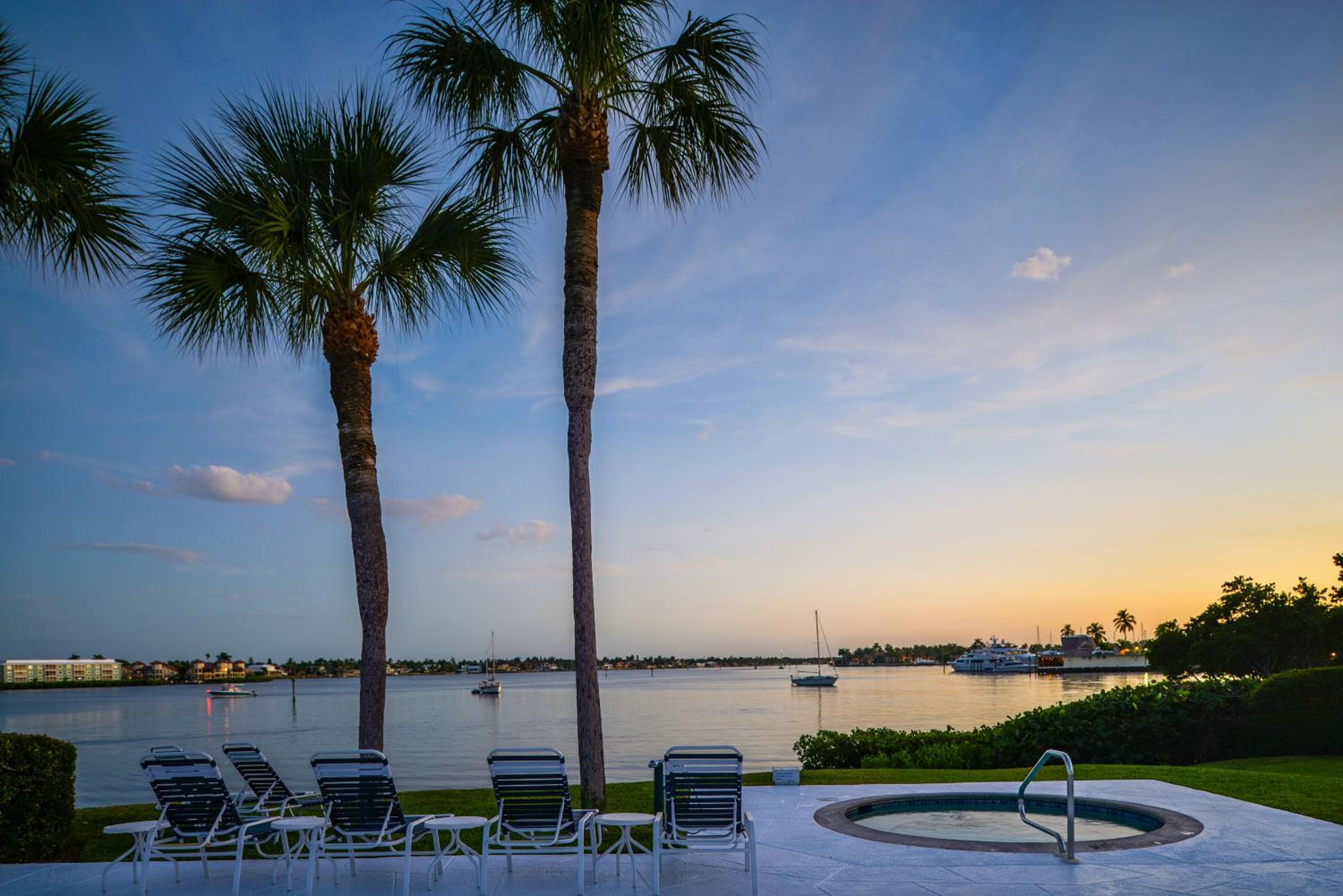 Hilton Vacation Club Charter Club Naples Bay