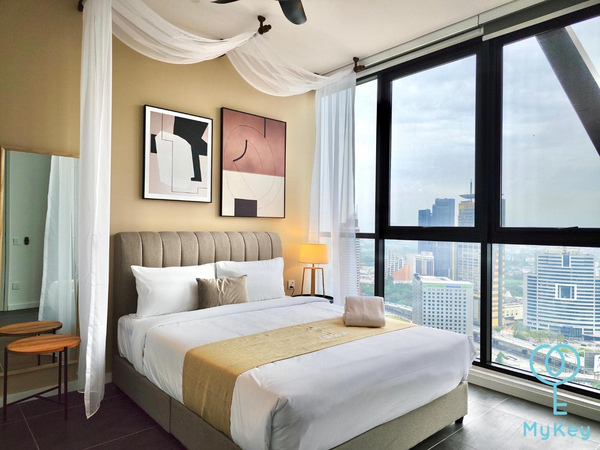 Scarletz Suites KLCC by MyKey