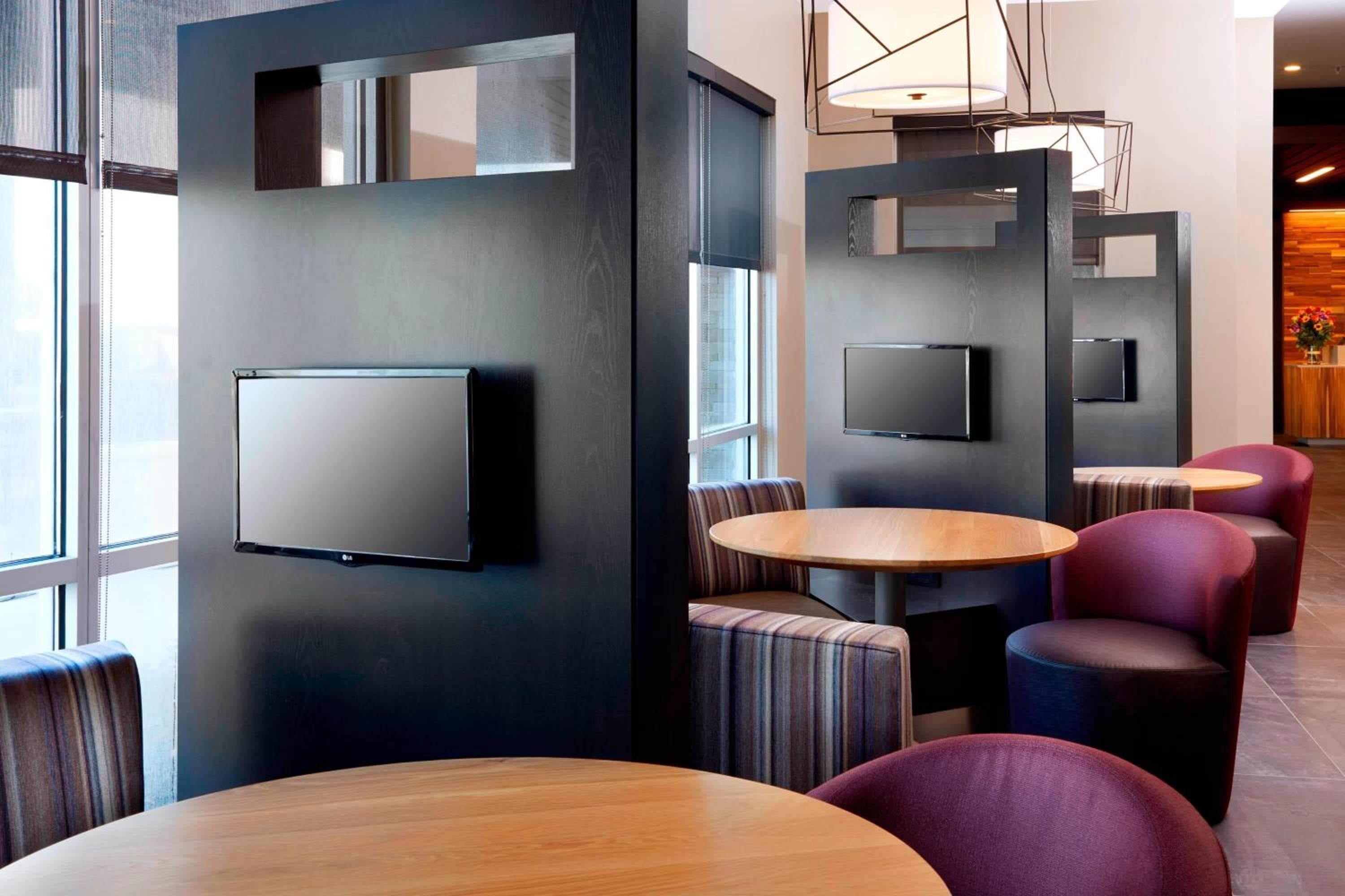 Courtyard by Marriott Houston Intercontinental Airport