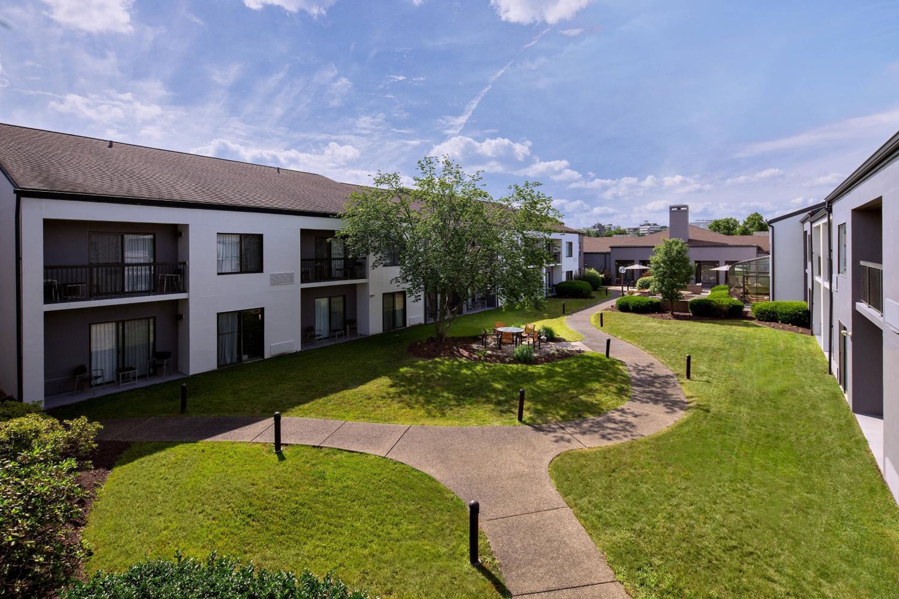 Courtyard by Marriott Pittsburgh Airport
