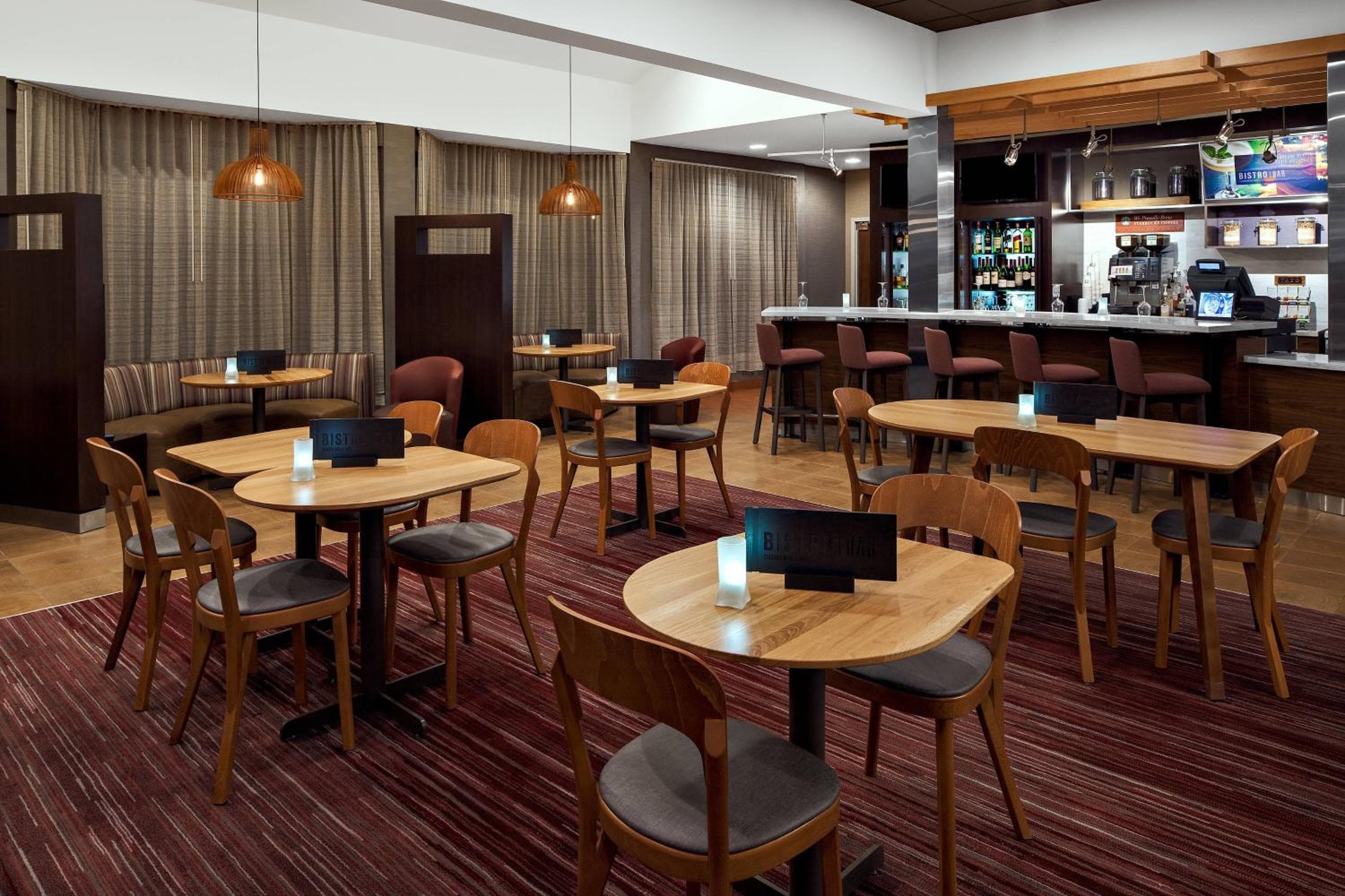 Courtyard by Marriott Pittsburgh Airport