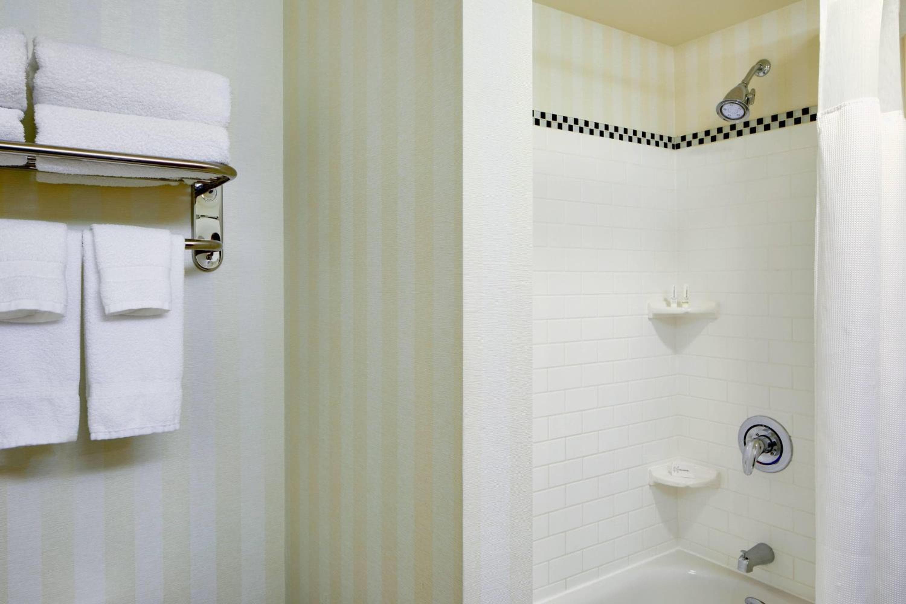 Fairfield Inn and Suites Columbus Polaris