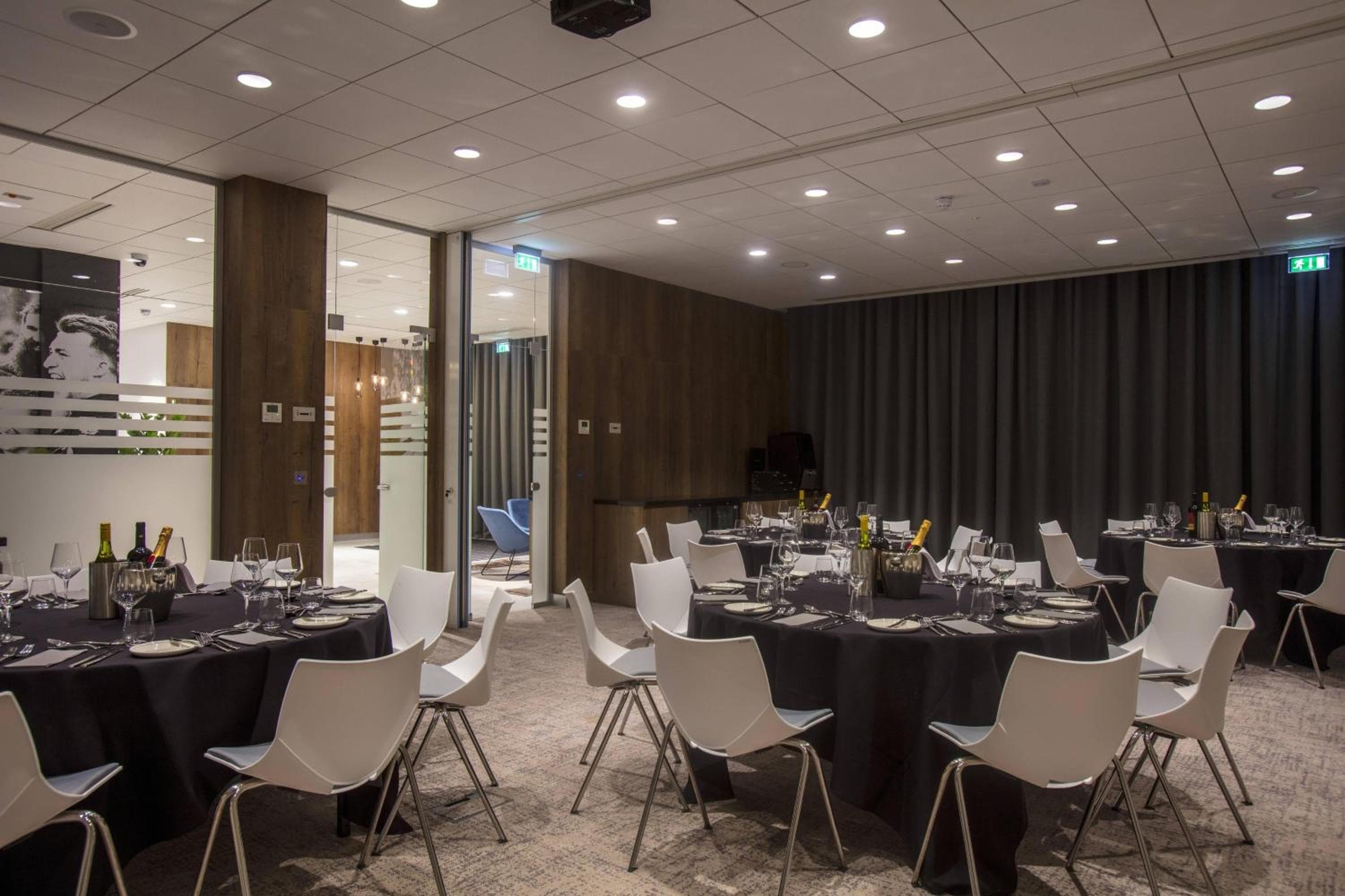 Courtyard by Marriott Edinburgh West