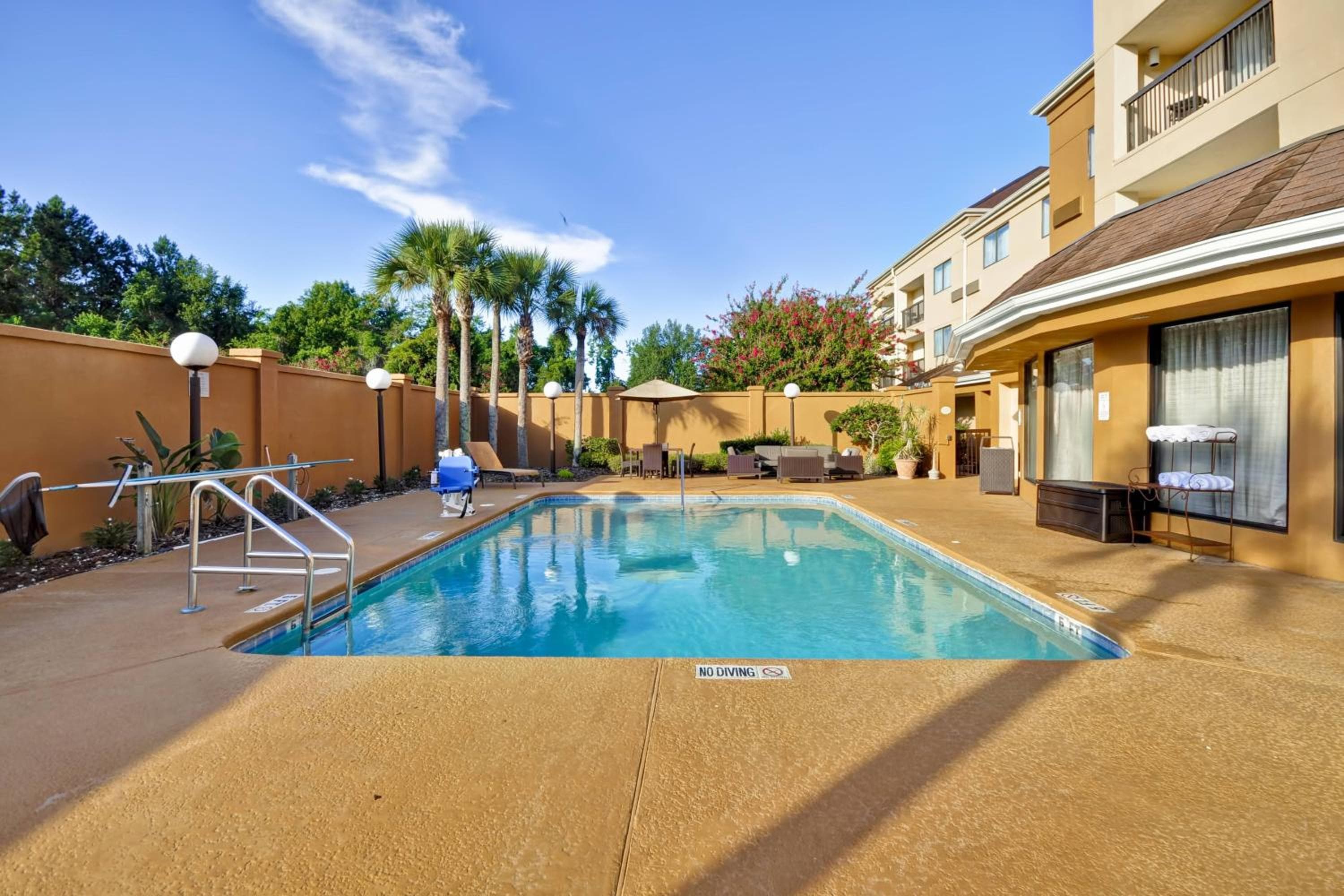 Courtyard by Marriott Jacksonville Airport/ Northeast