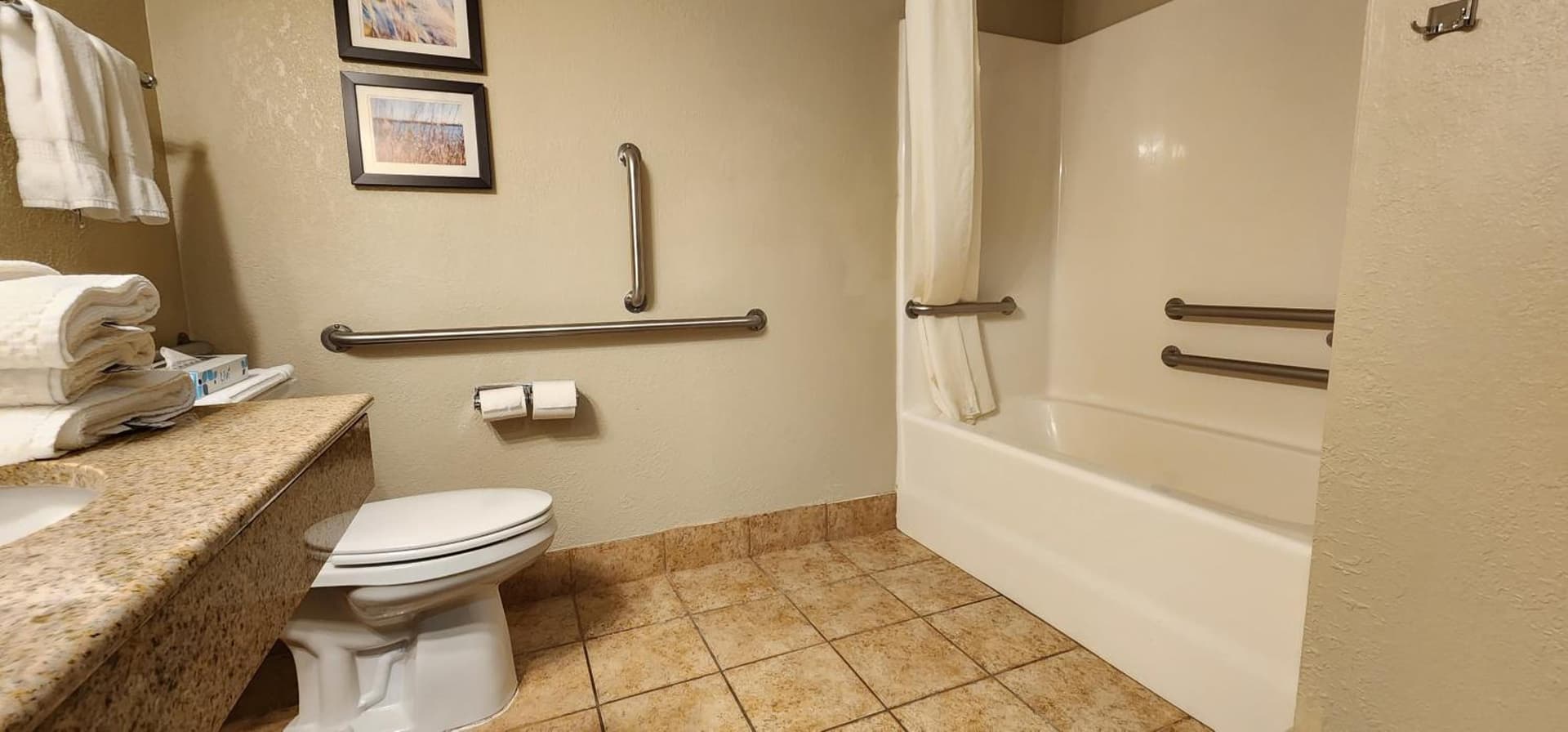 Comfort Inn & Suites Shakopee Downtown Area