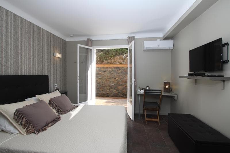 Villa Tricoli B&B avec Piscine