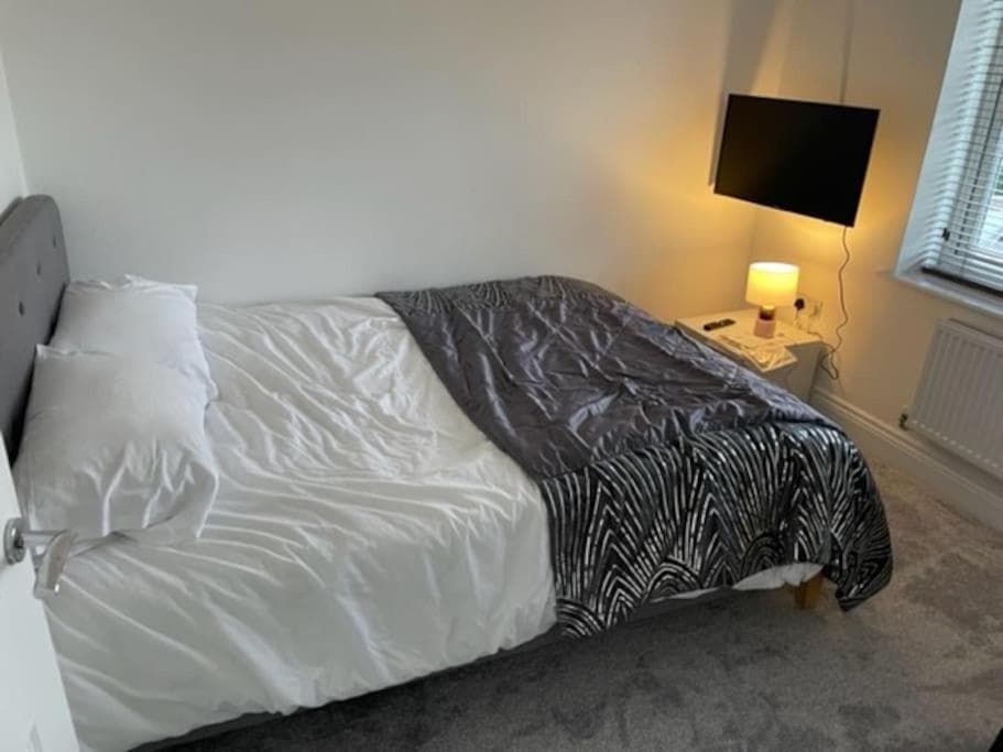 3-Bedroom Property With En-Suite, Parking & Wi-Fi
