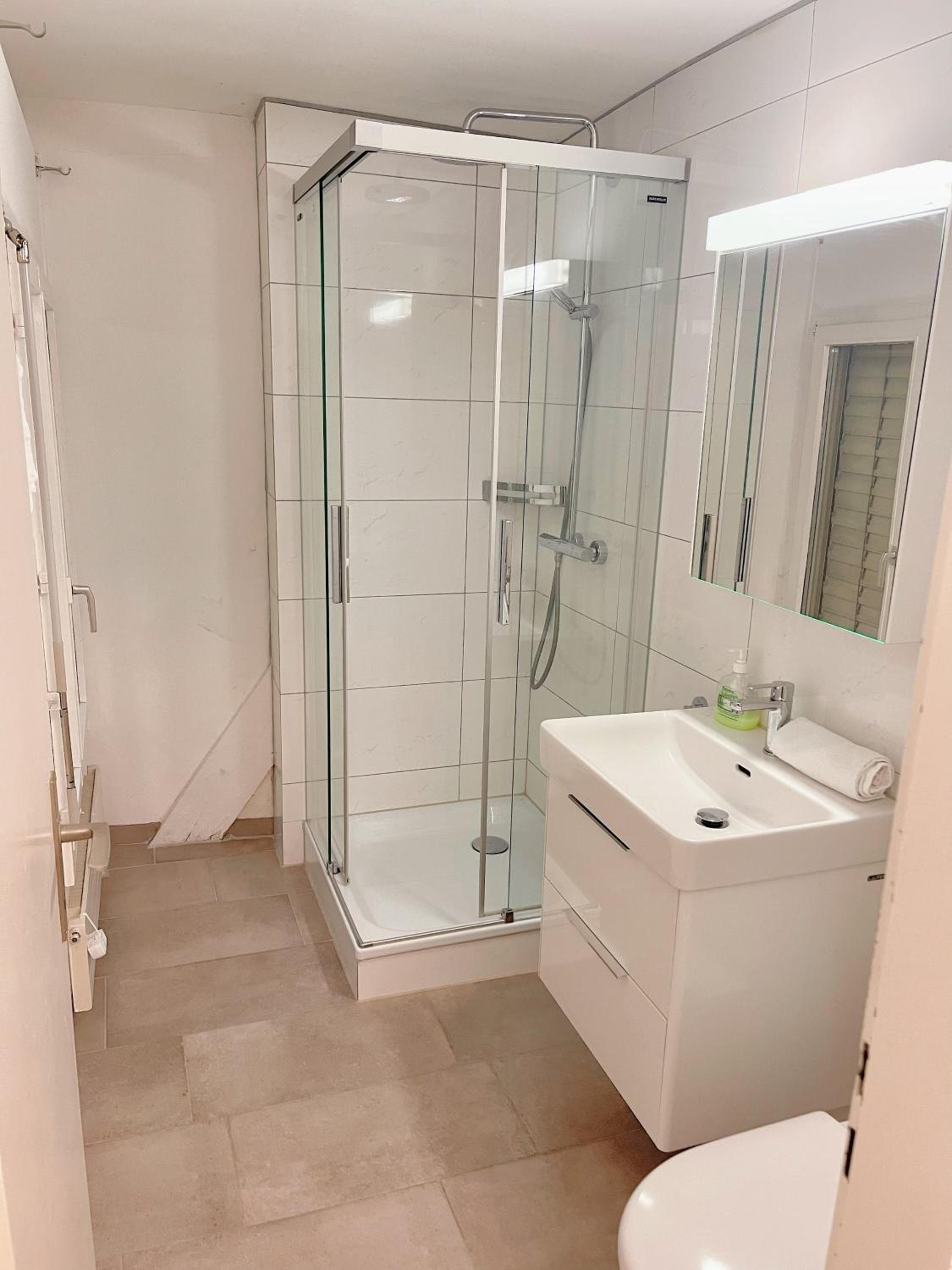 City Center Apt en-suite budget Self check in, ETH Zurich HB