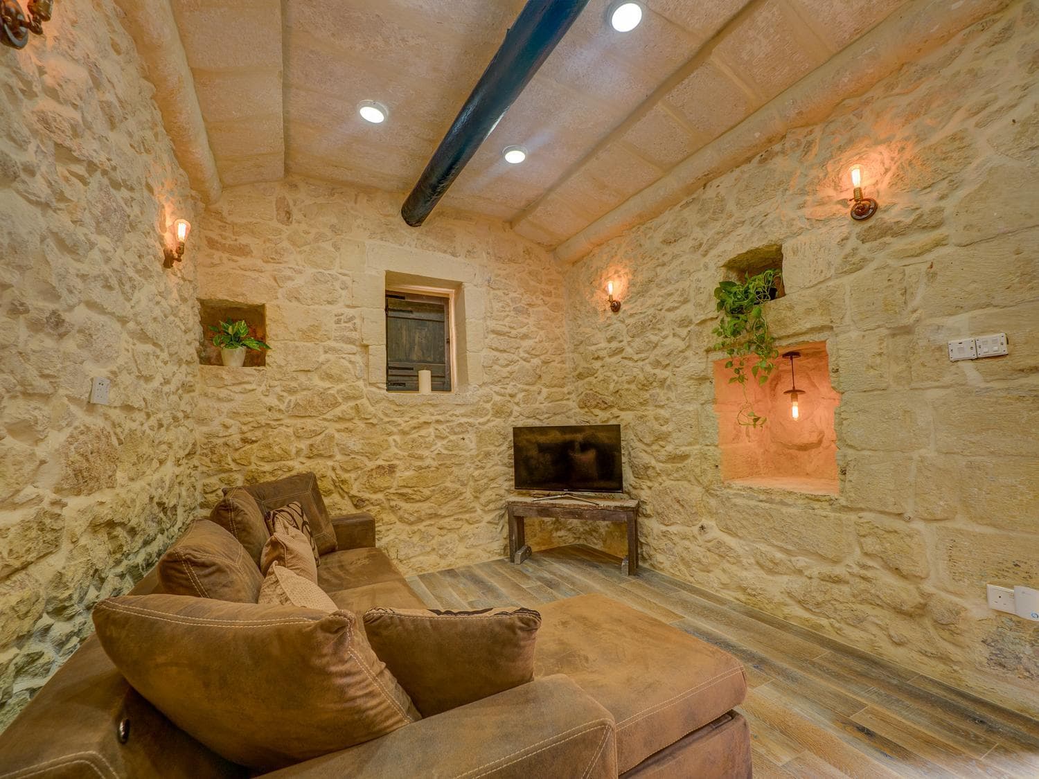 Roam Gozo - The Bunker - Stunning 1 Bed Farmhouse Condo - Rare Find!