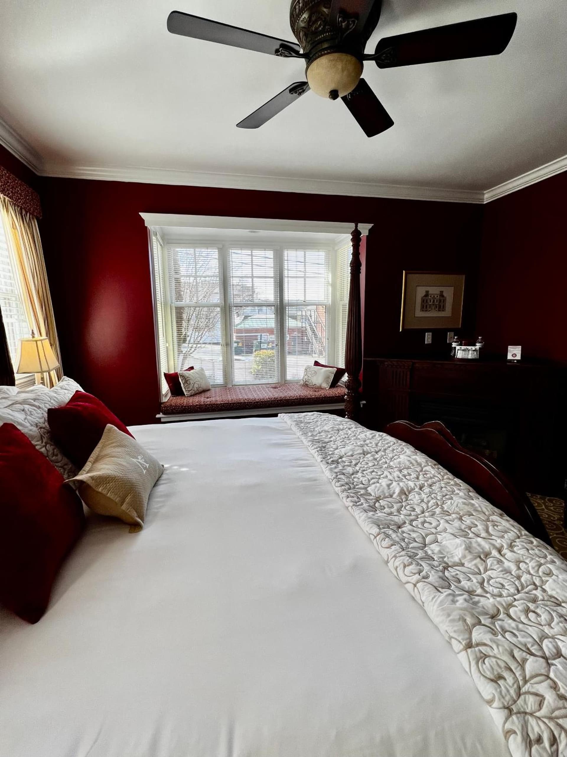 Almondy Inn Bed & Breakfast