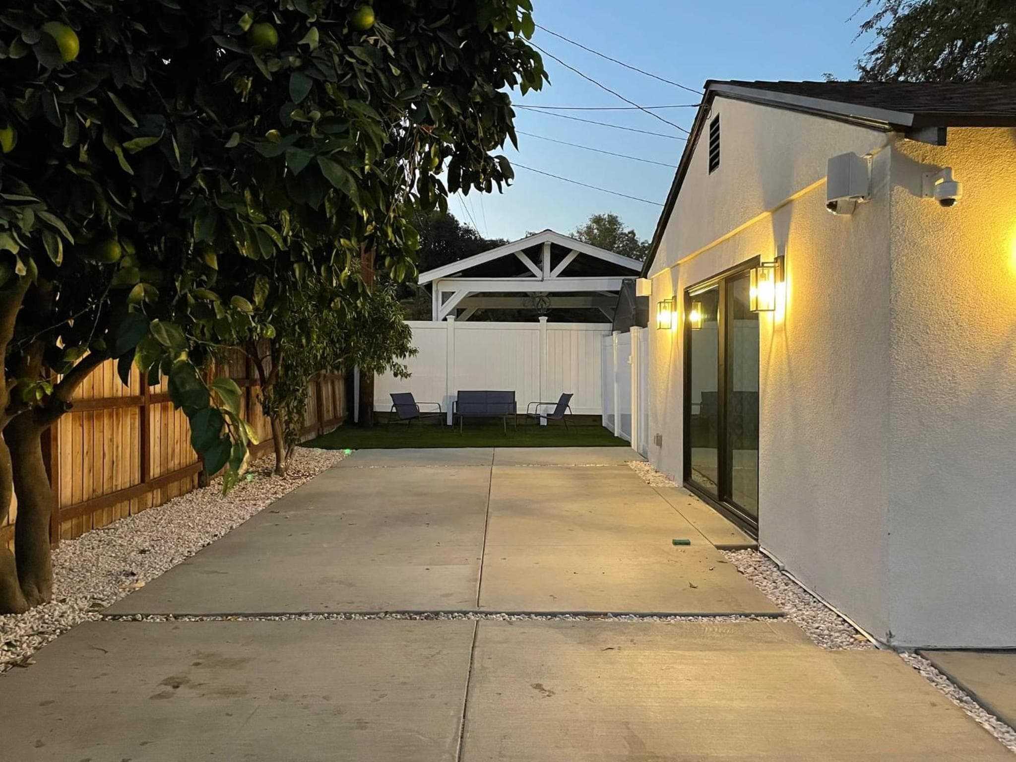 Gated private house with own parking Sherman Oaks