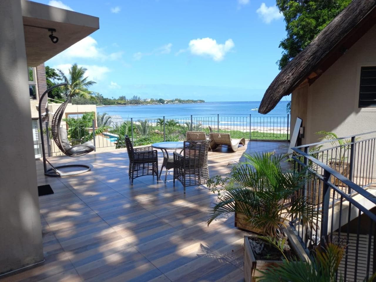 Beachfront villa by M&H