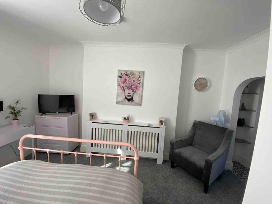 Entire Studio Apartment Private Entrance