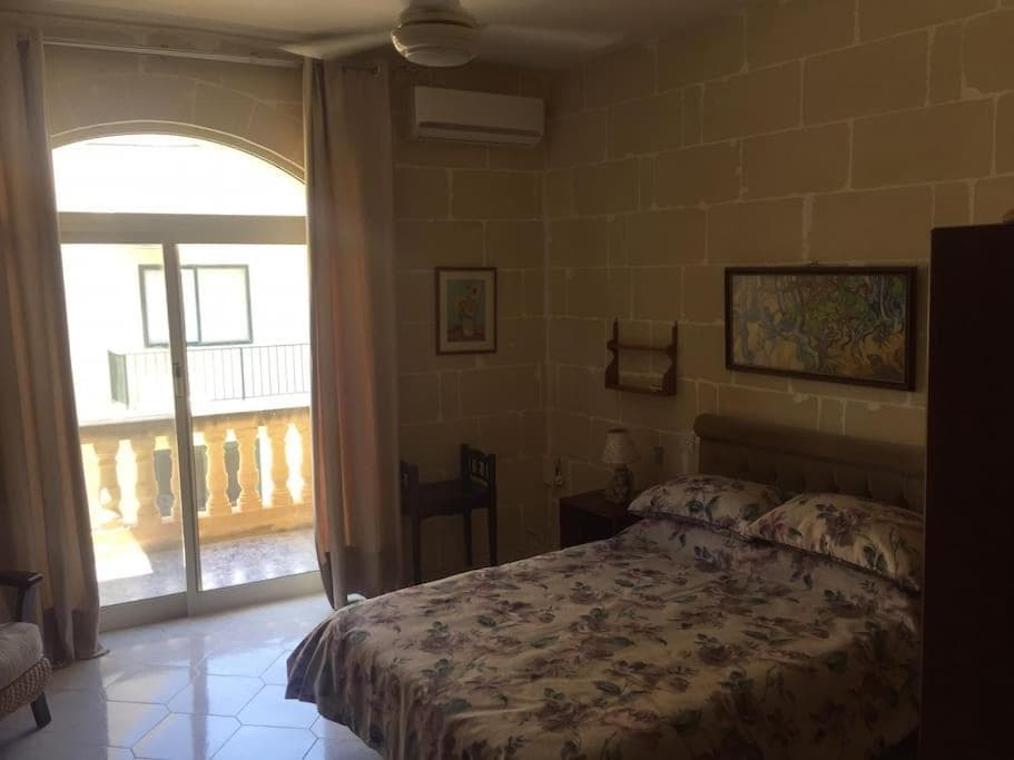 Entire apartment with Ramla Bay view (Gozo, Malta)