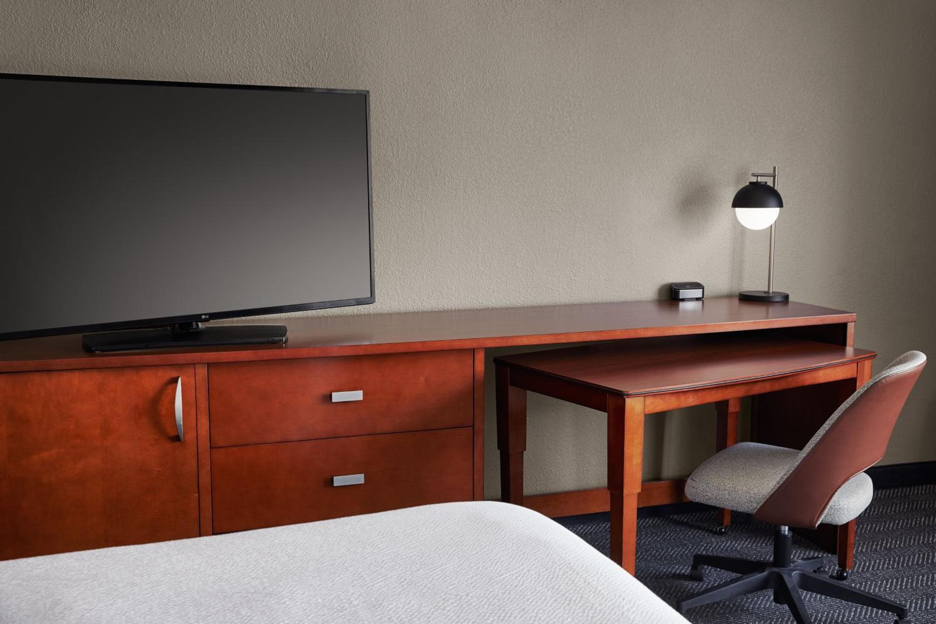 Courtyard by Marriott St. Louis Downtown West