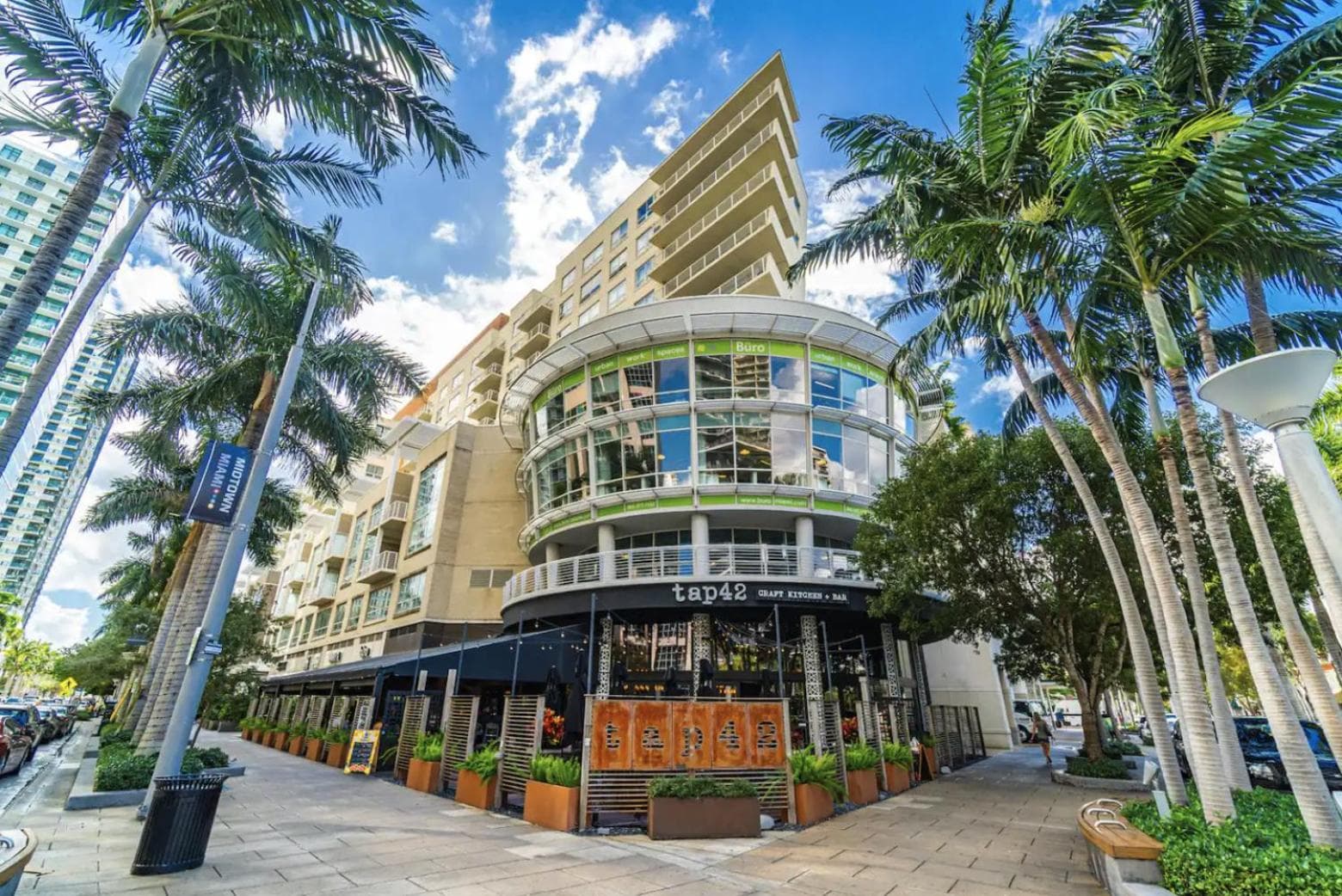 Beautiful 1BD 1BTH at Midblock FREE PARKING