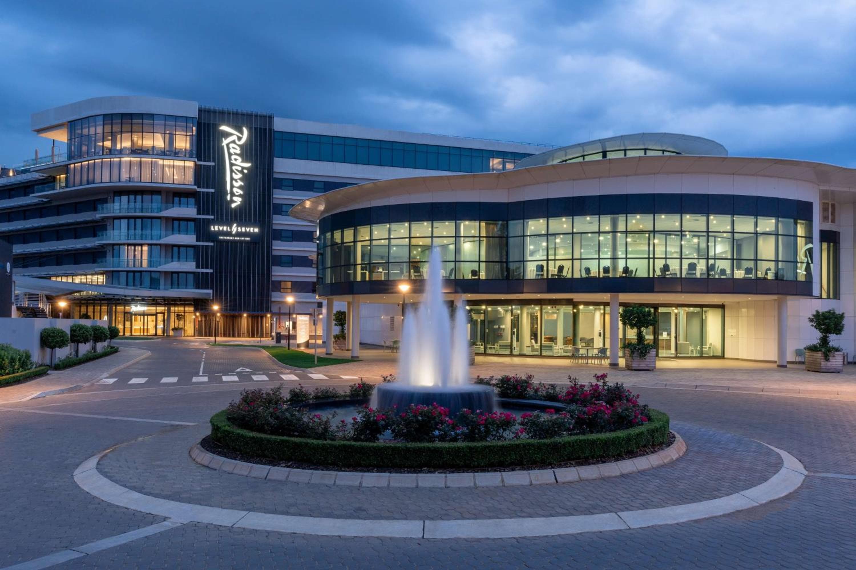Radisson Hotel and Convention Centre OR Tambo Airport