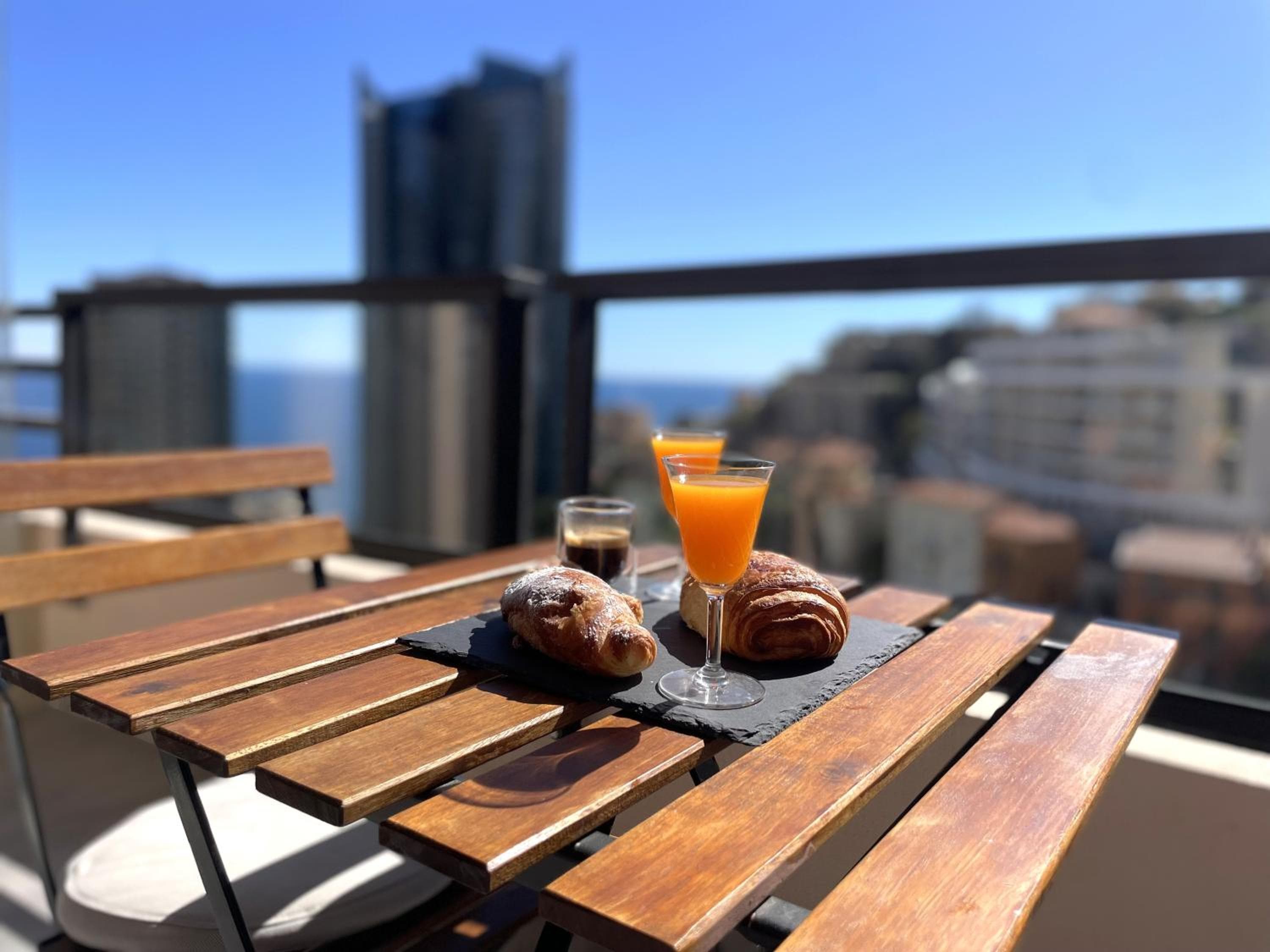 NEW Studio, Pool and Sea View • Close to Monaco