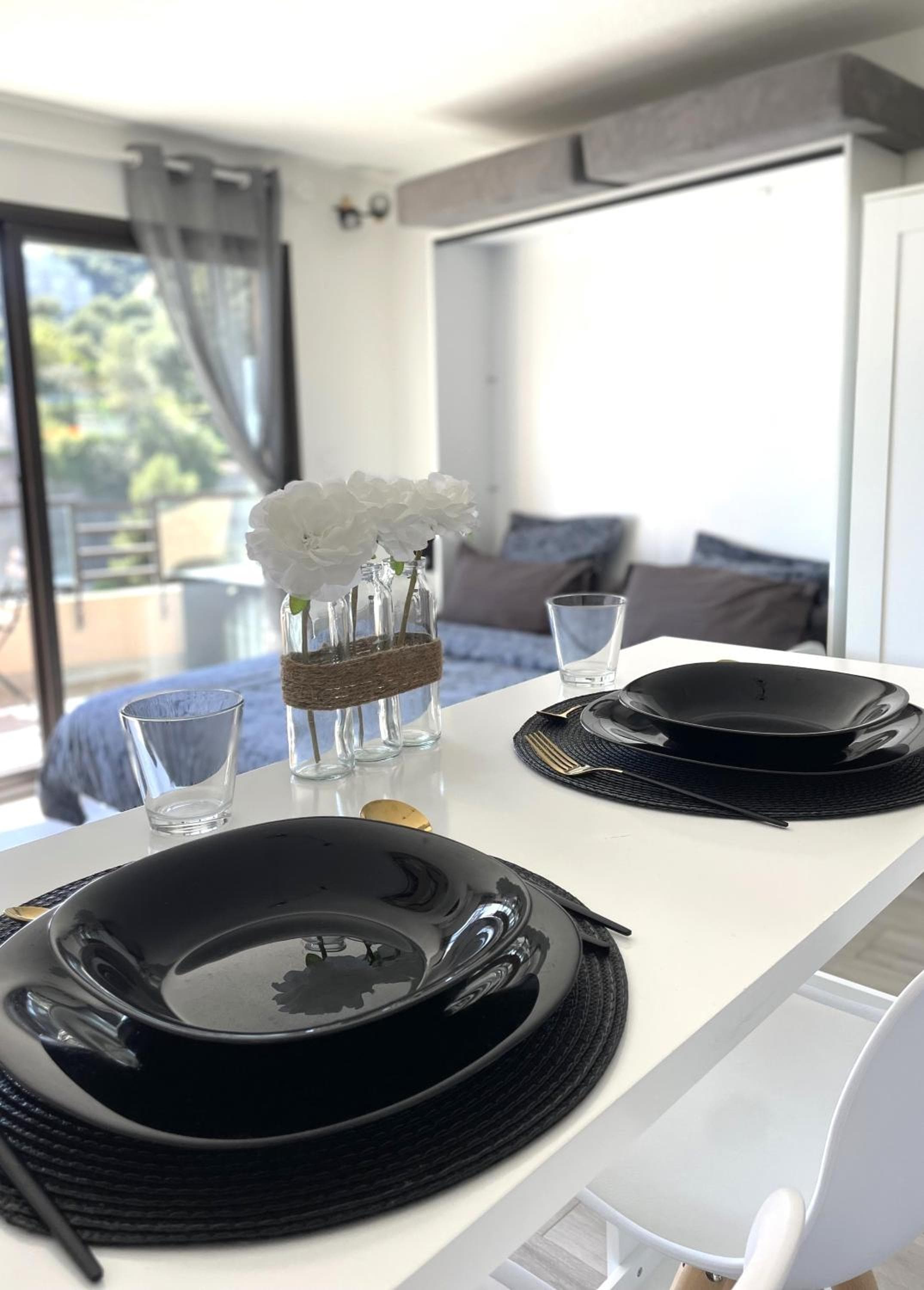 NEW Studio, Pool and Sea View • Close to Monaco