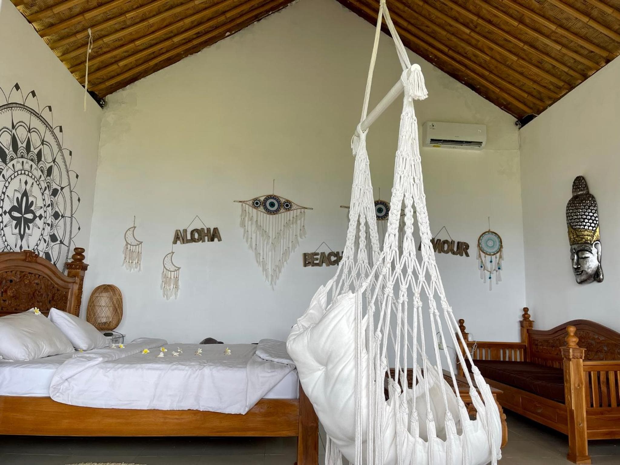 Makawi Tuwa Cliff - Luxury Cliff Stay with Private Beach, Infinity Pools and Ocean View