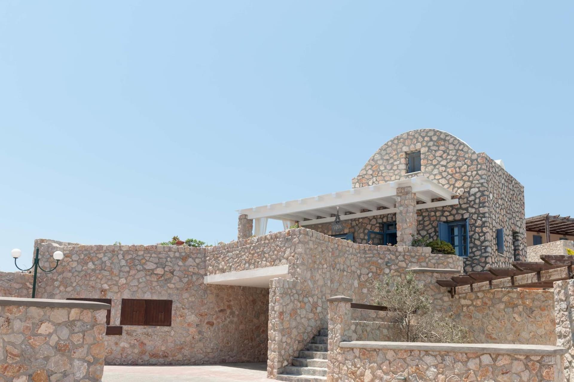 Black Gem Villa - Private Heated Jacuzzi & Caldera View