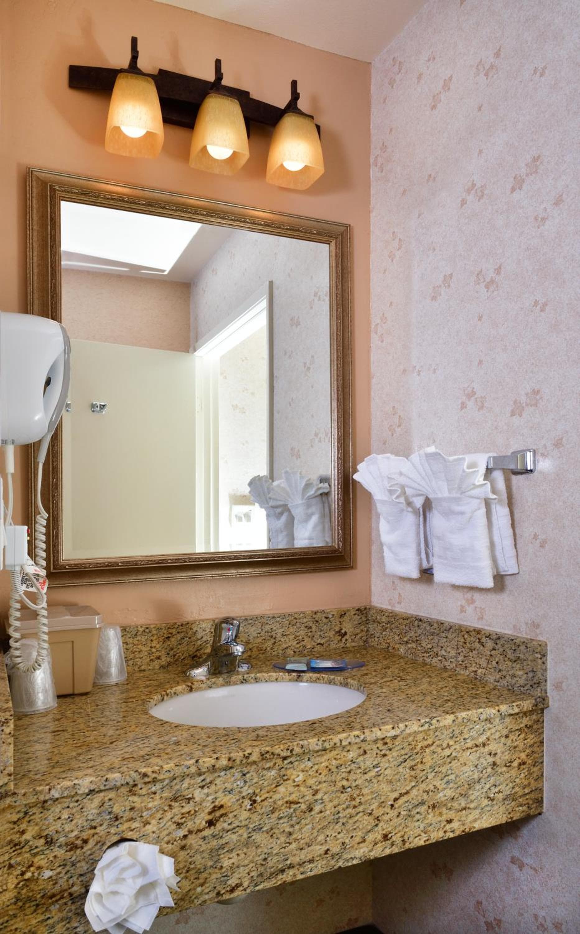 Lamplighter Inn & Suites at SDSU