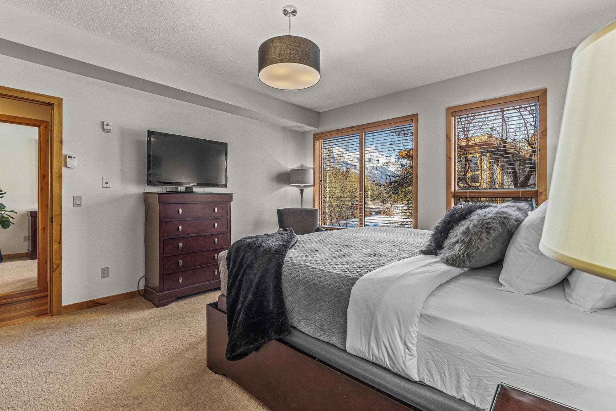 Spring Creek Condo by Canadian Rockies Vacation Rentals