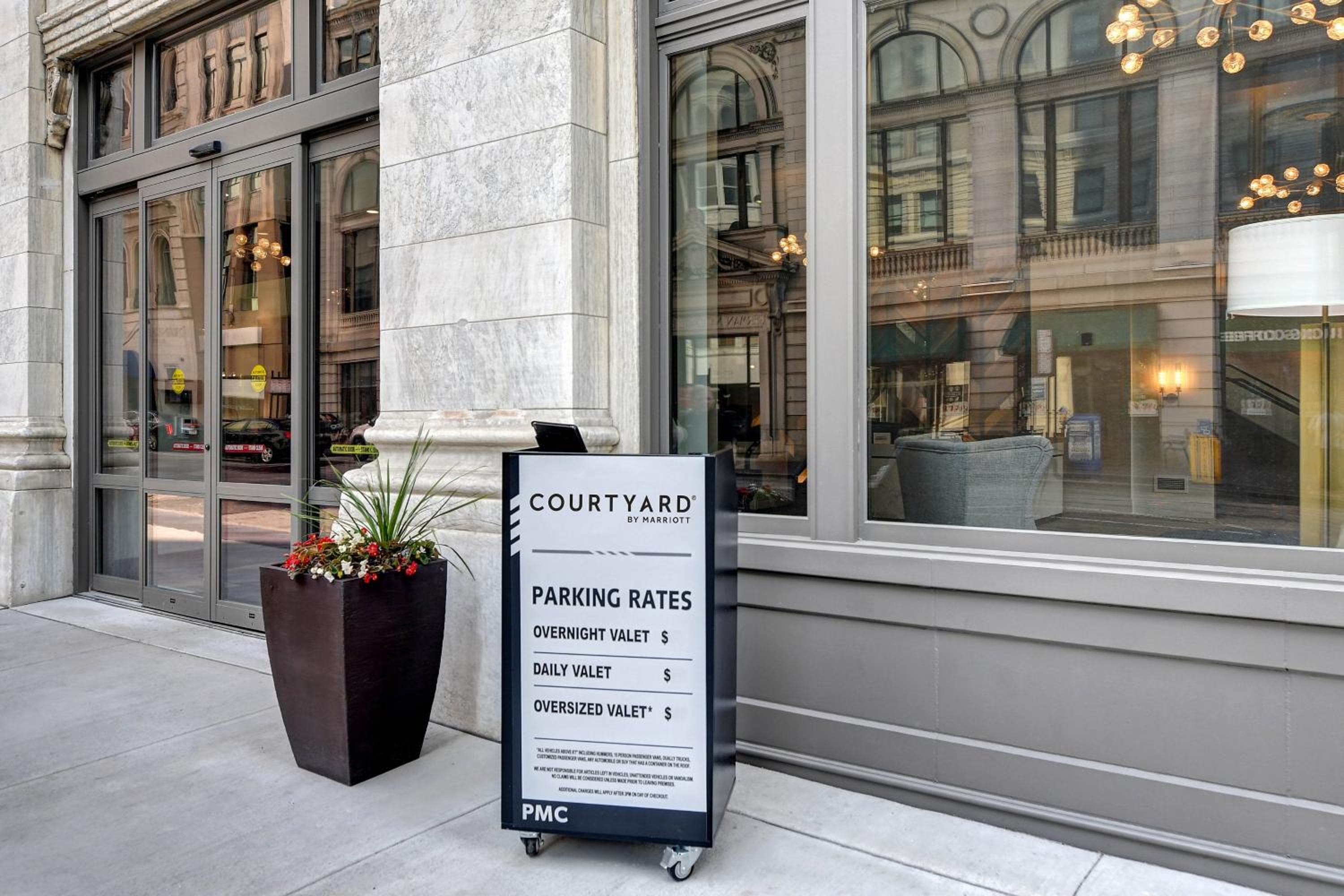 Courtyard by Marriott Cincinnati Downtown