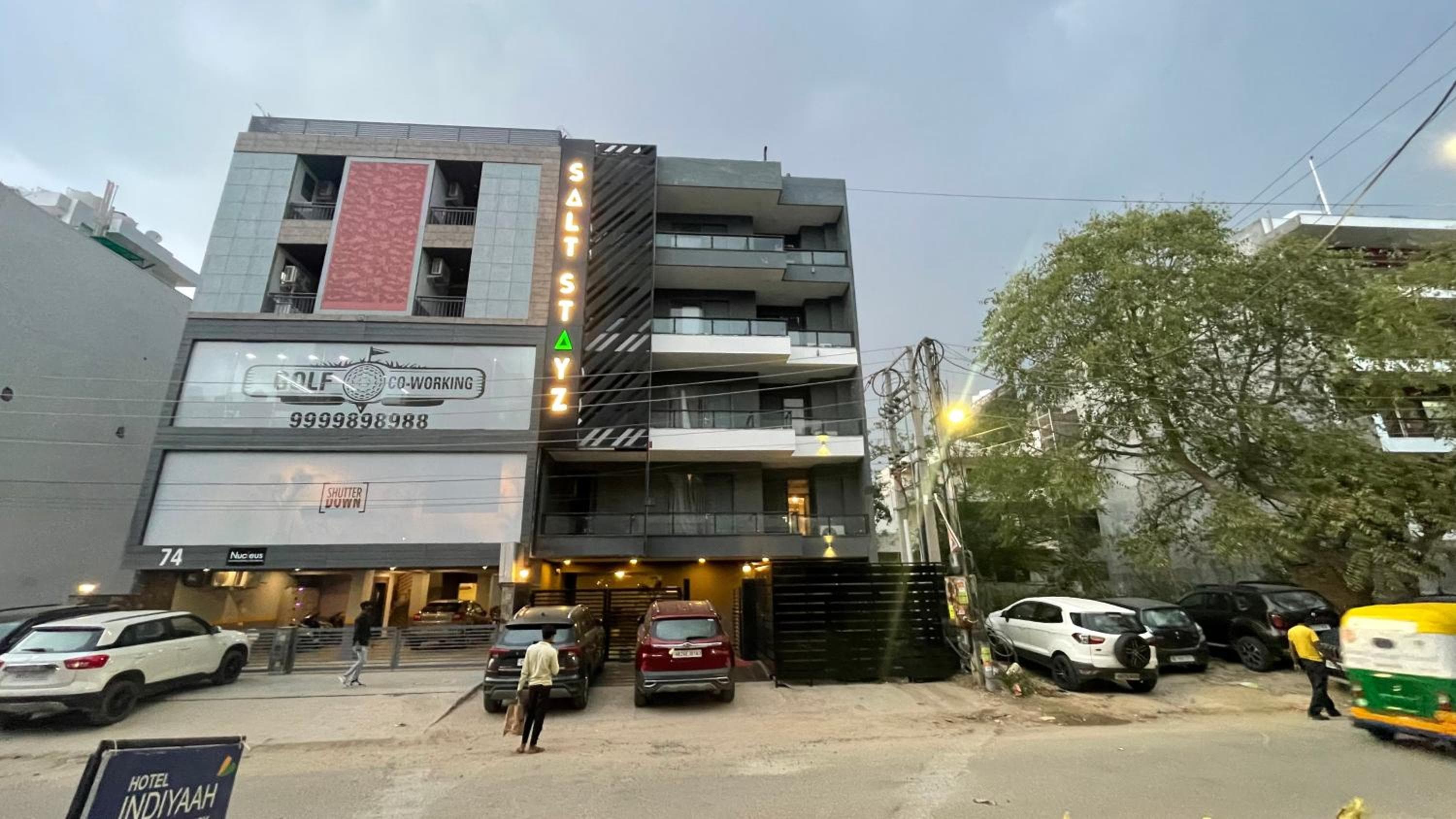 Saltstayz Express - Golf Course Road & DLF Phase-1