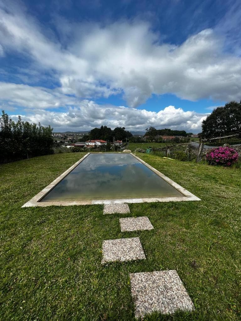 Casa com Piscina Privada de 10m e Jardim, até 8 pessoas, perto do Porto