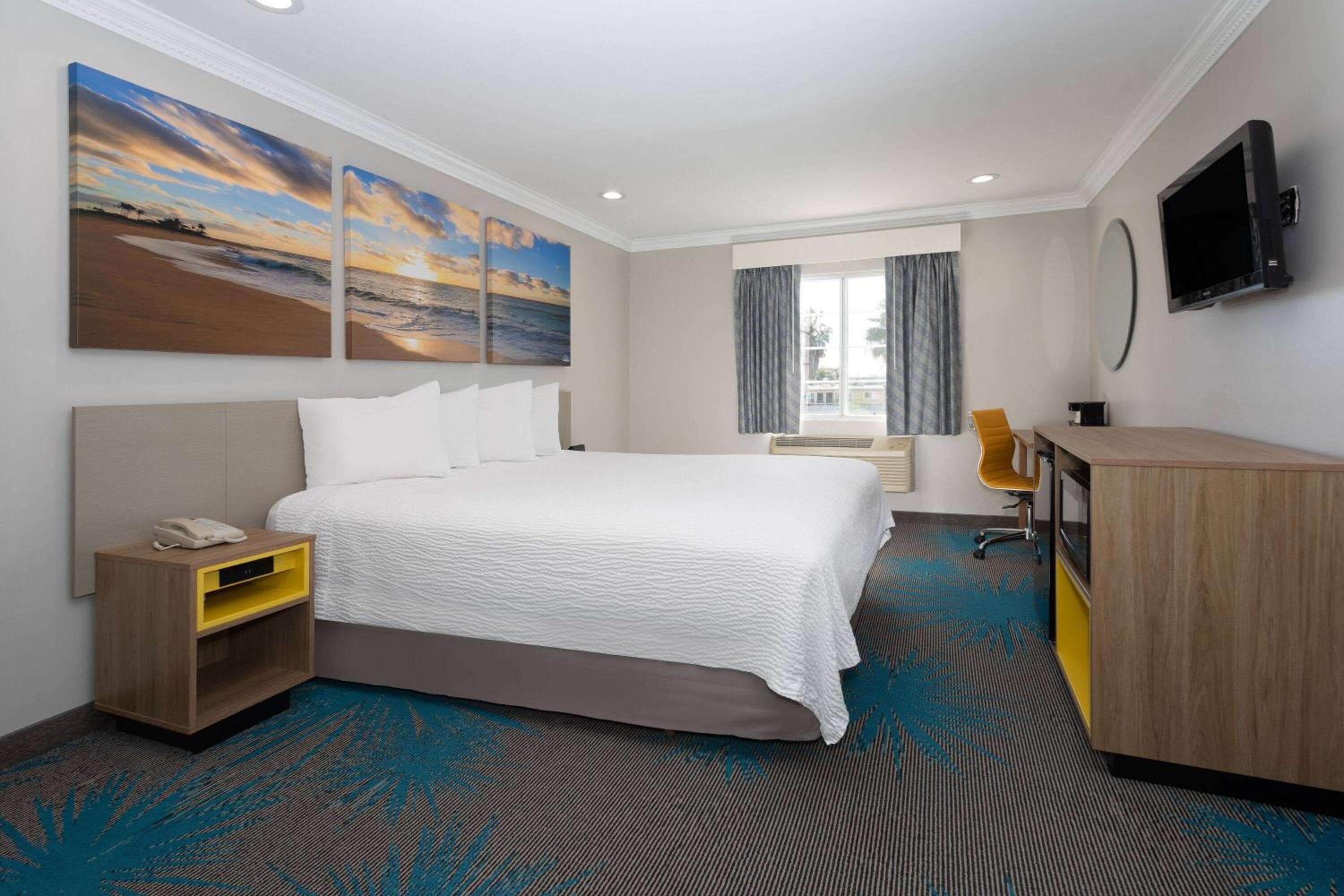 Days Inn by Wyndham Santa Monica