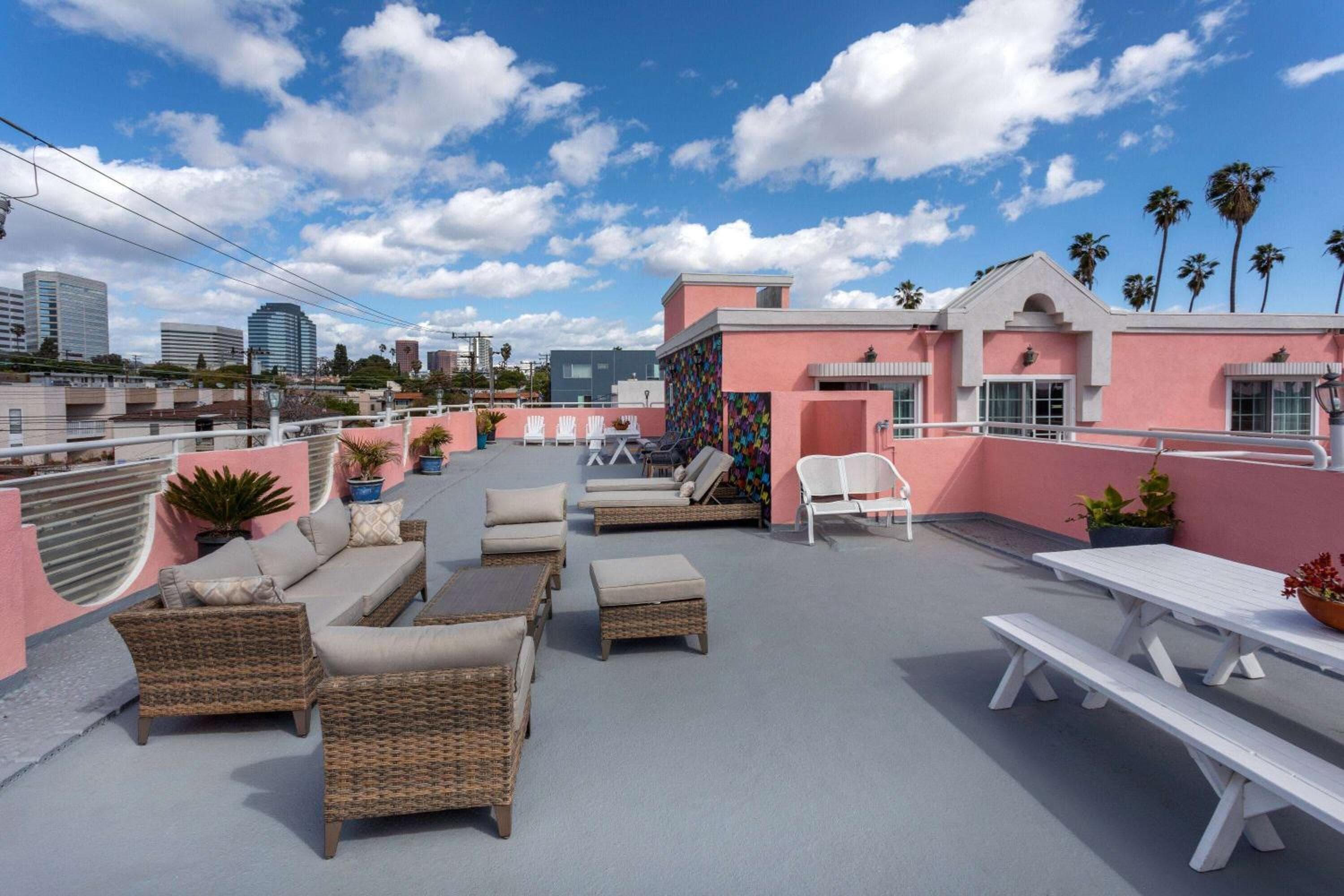 Days Inn by Wyndham Santa Monica