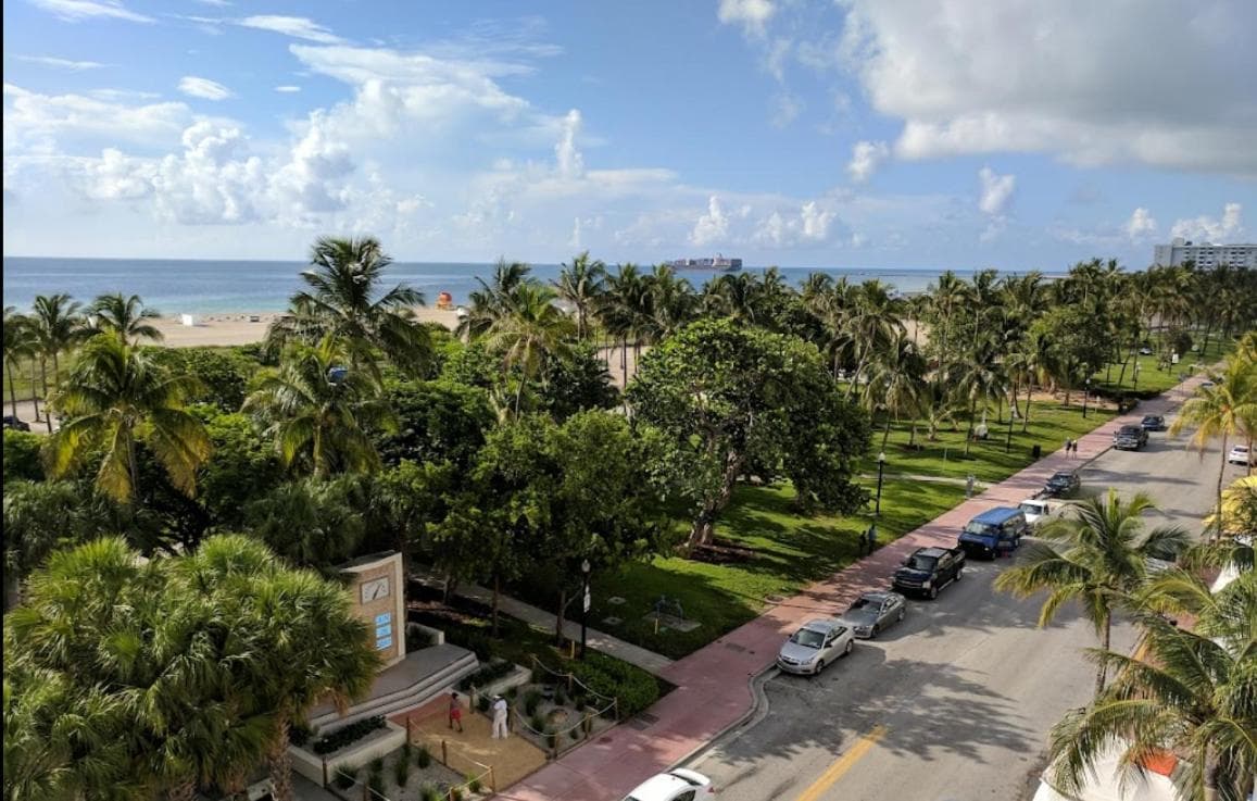 Hotel Breakwater South Beach