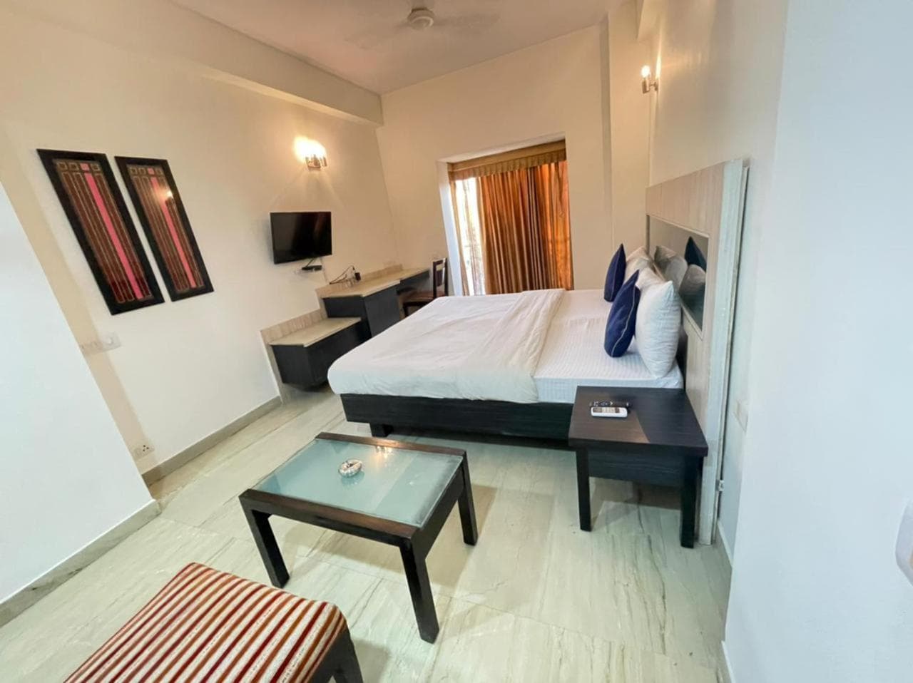 BedChambers Serviced Apartments, Sector 40