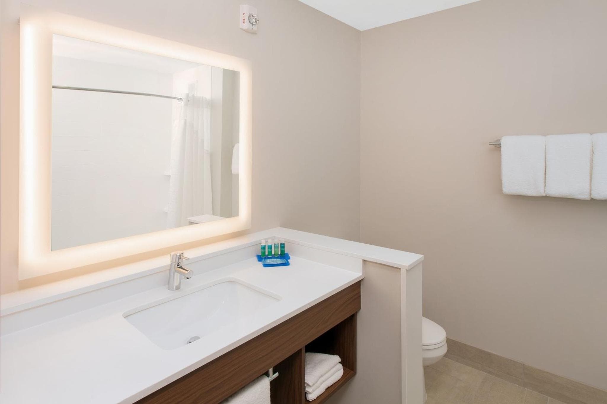 Holiday Inn Express & Suites - Sterling Heights-Detroit Area by IHG