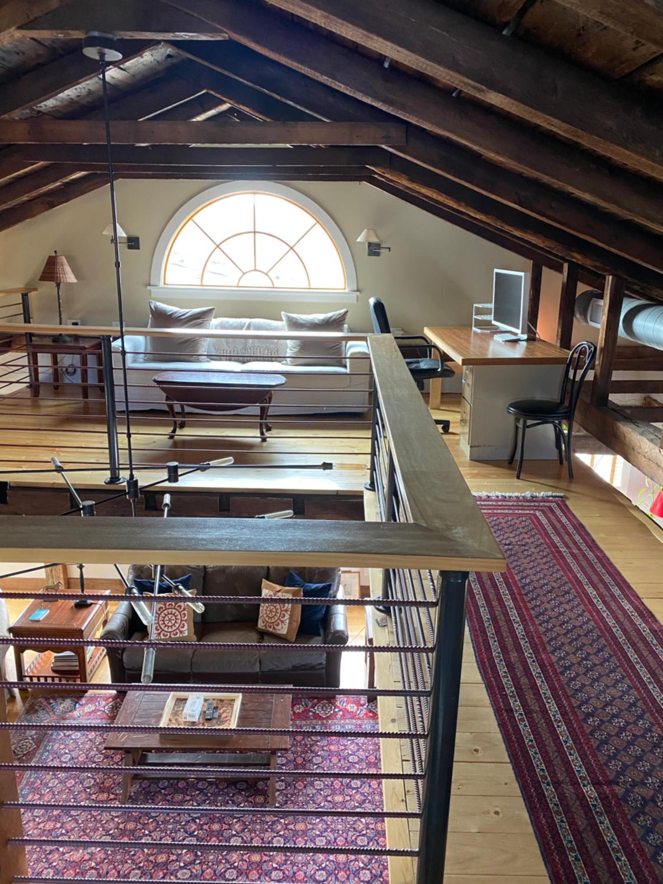 Magical Post and Beam Loft Downtown Newport!