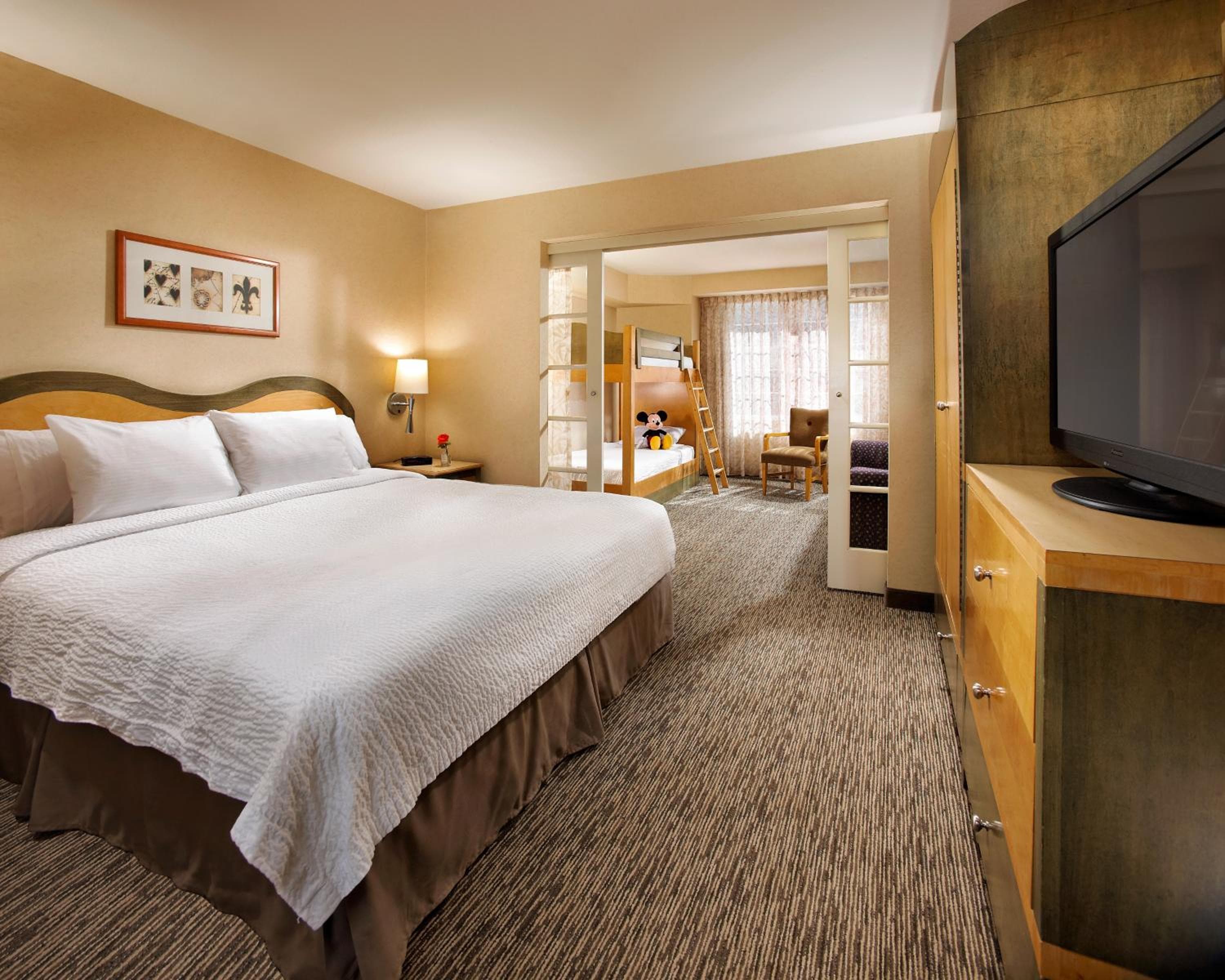 Anaheim Portofino Inn & Suites