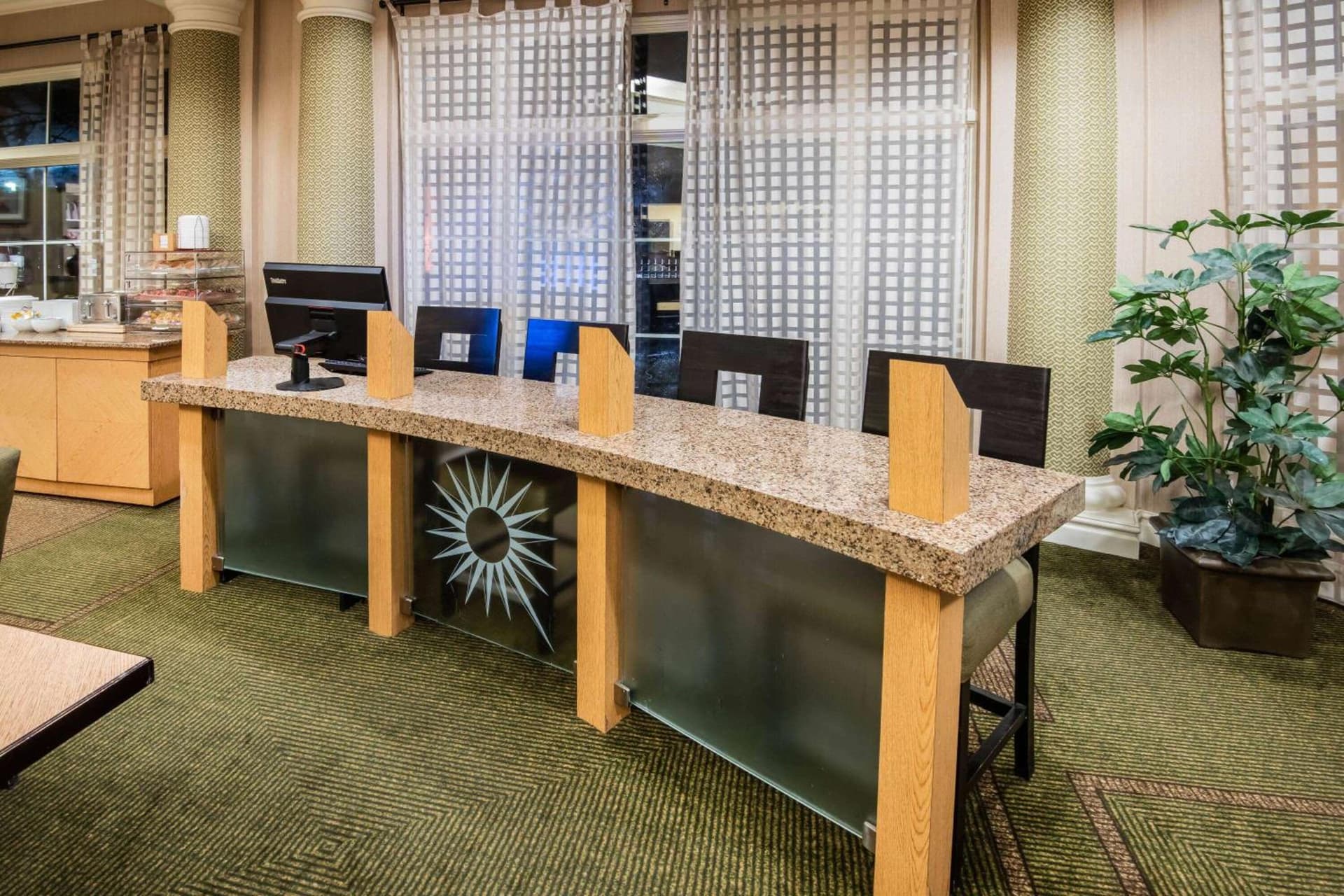 La Quinta Inn & Suites by Wyndham Colorado Springs South AP