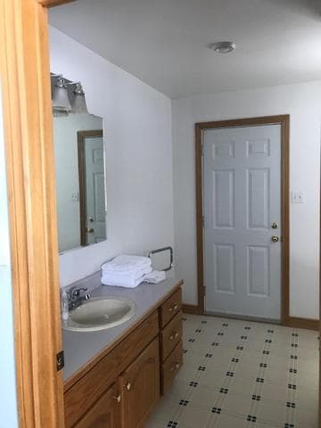Lakeside Snowmobile - Ski Villa, 4BR 2BA, sleeps 10
