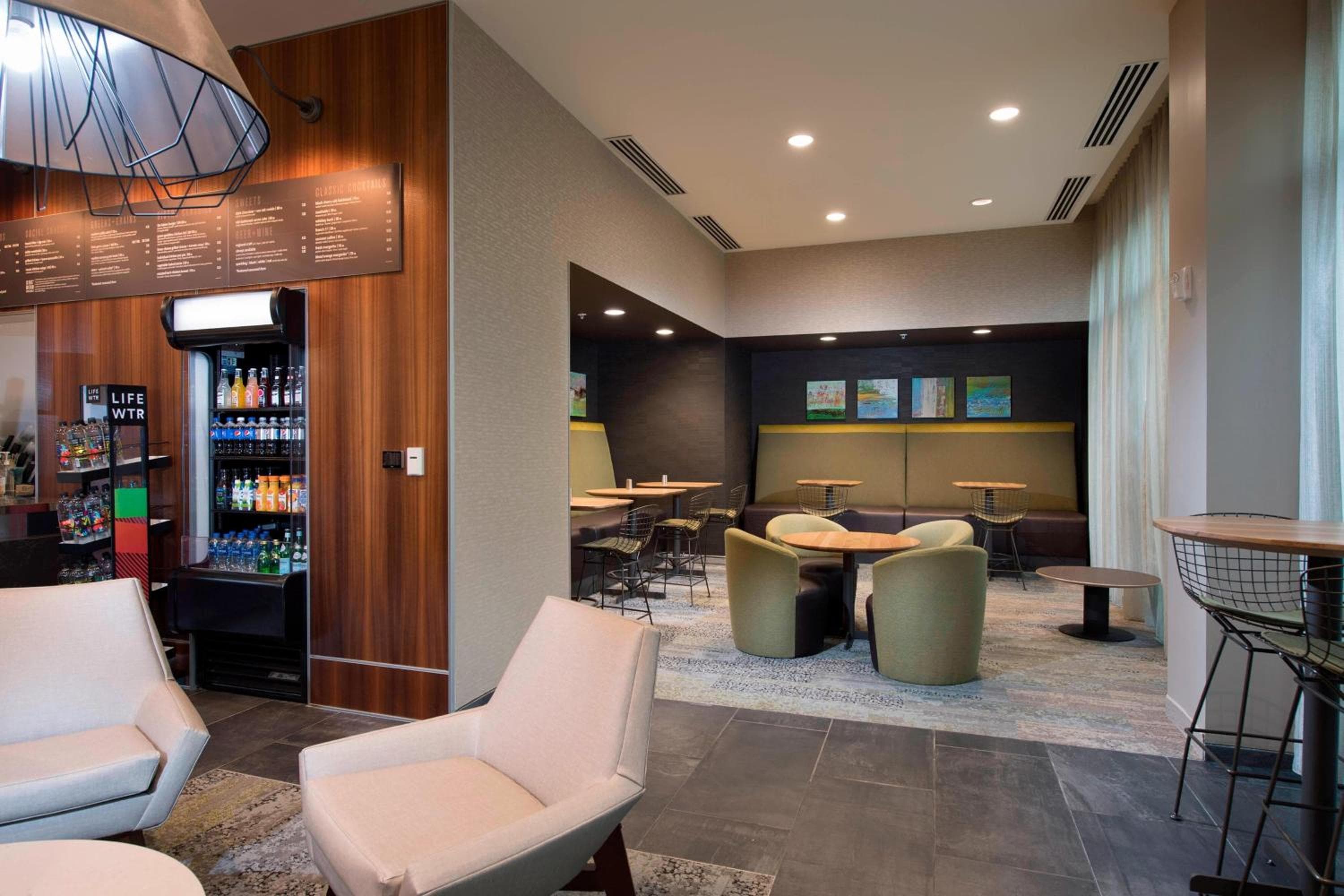 Courtyard by Marriott Atlanta Alpharetta/Avalon Area