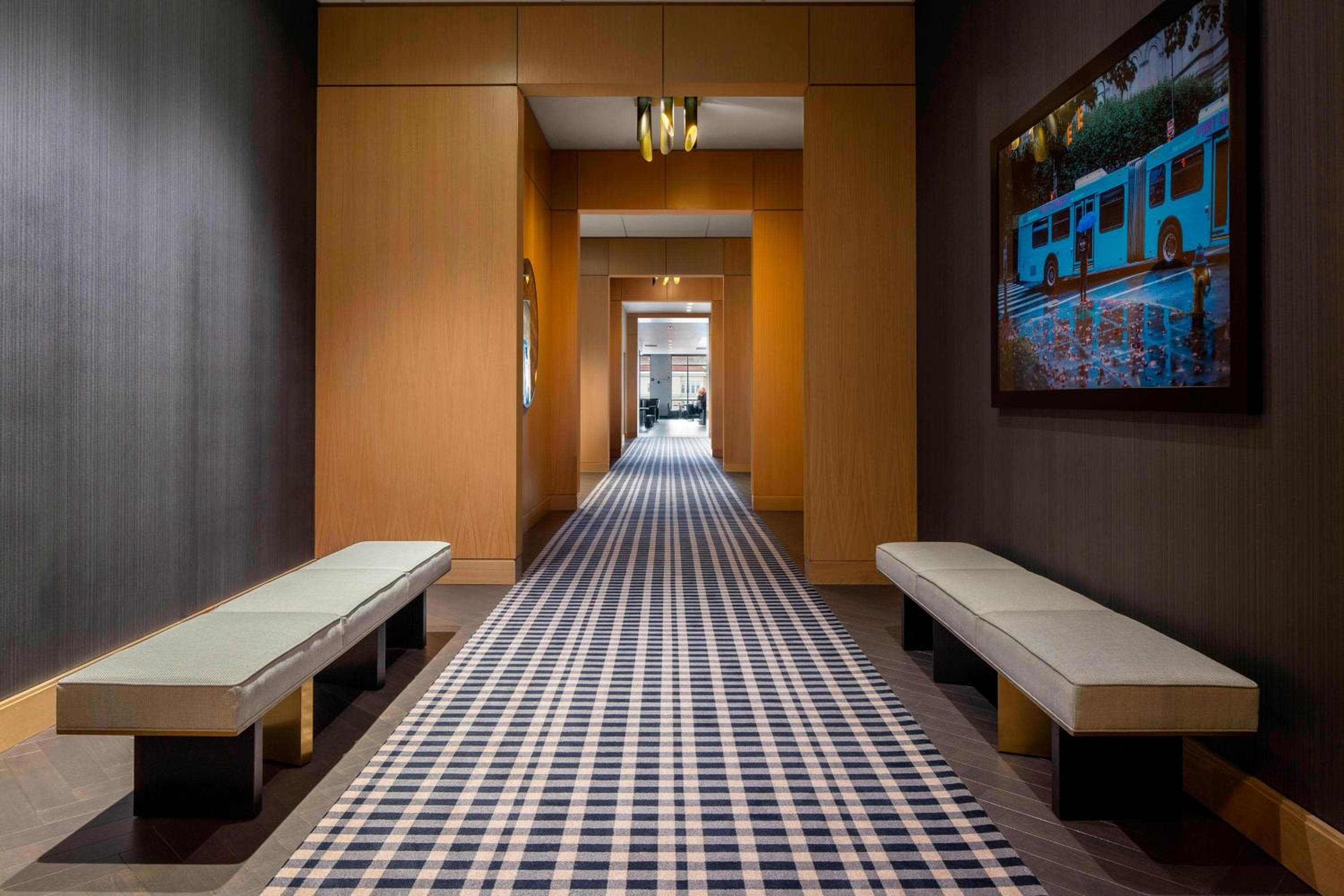 The Oaklander Hotel, Autograph Collection