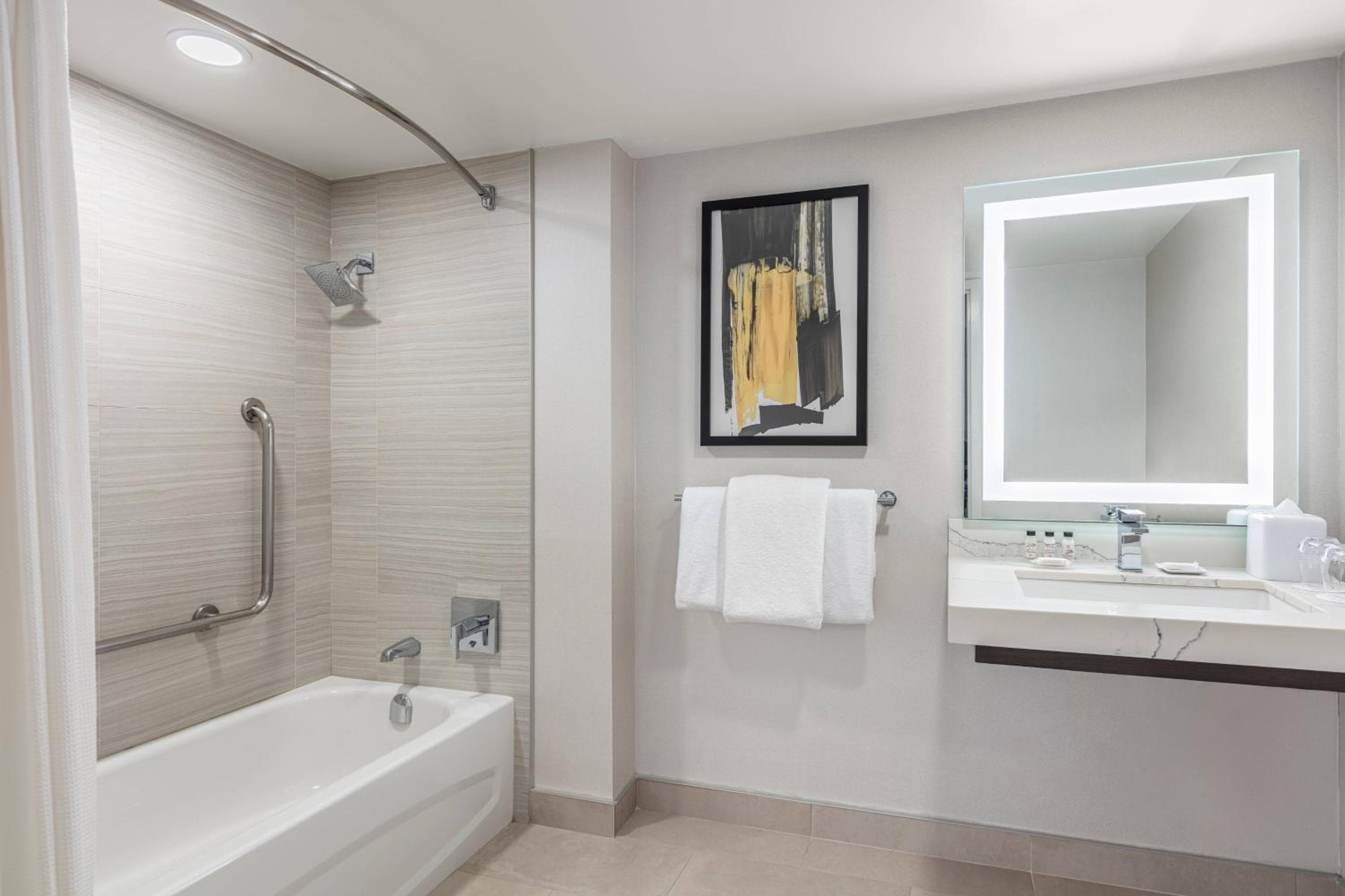 Delta Hotels by Marriott Vancouver Downtown Suites - Downtown Vancouver